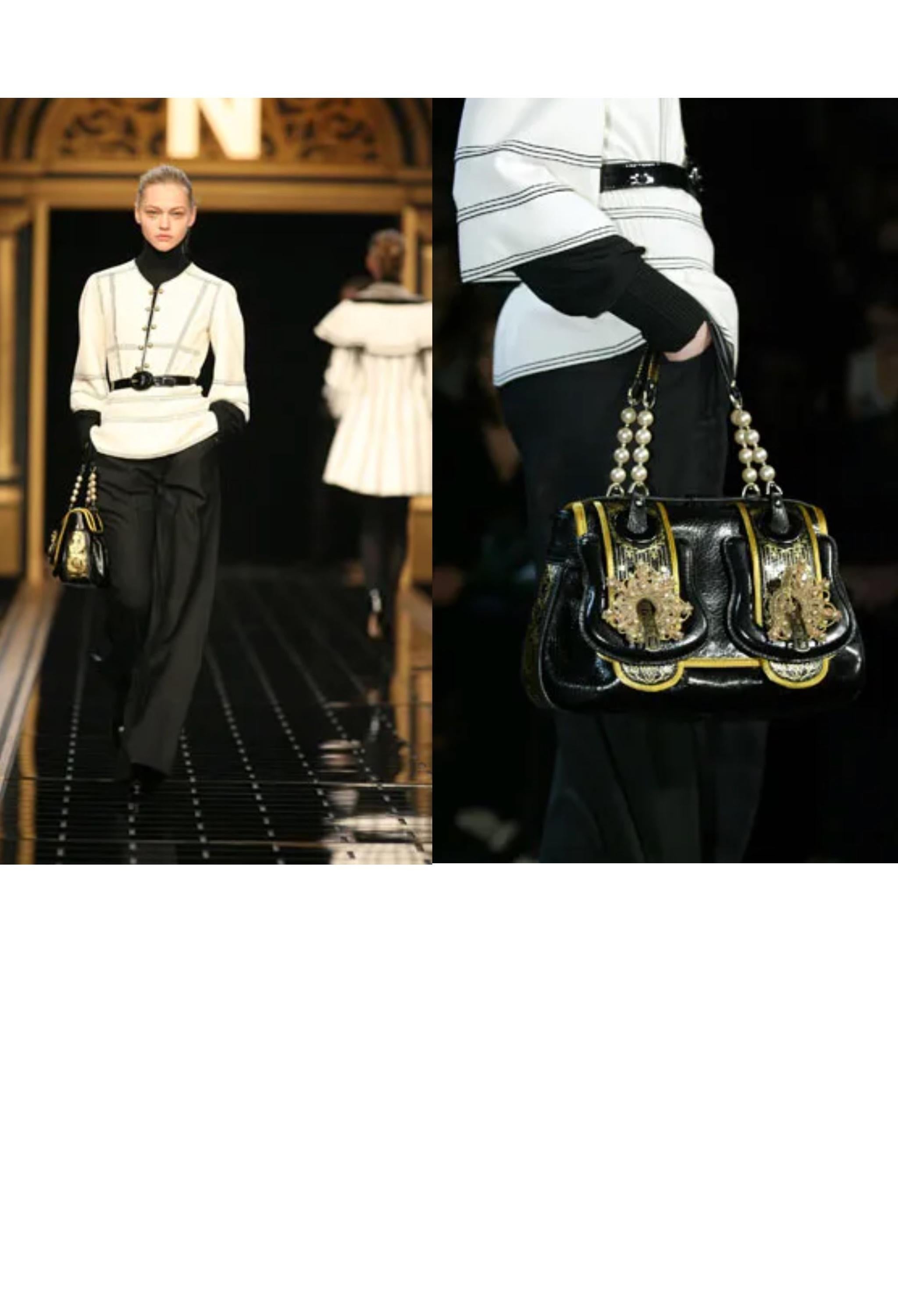 Resurrection Vintage è entusiasta di offrire una borsa Fendi 