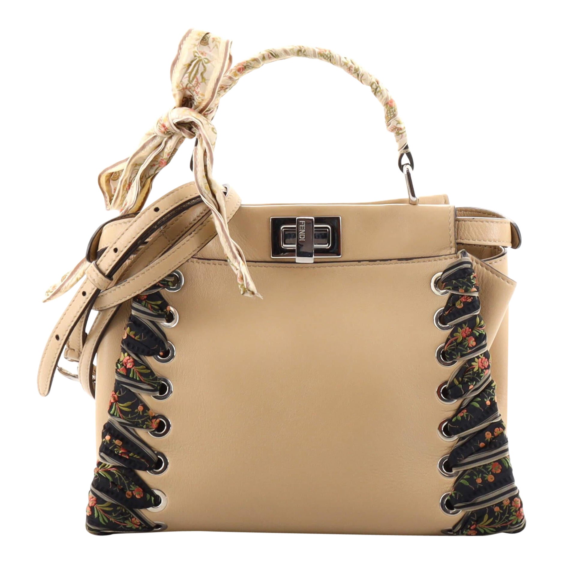 Mini-Tasche aus Leder mit Schleifen-Peekaboo-Stickerei von Fendi