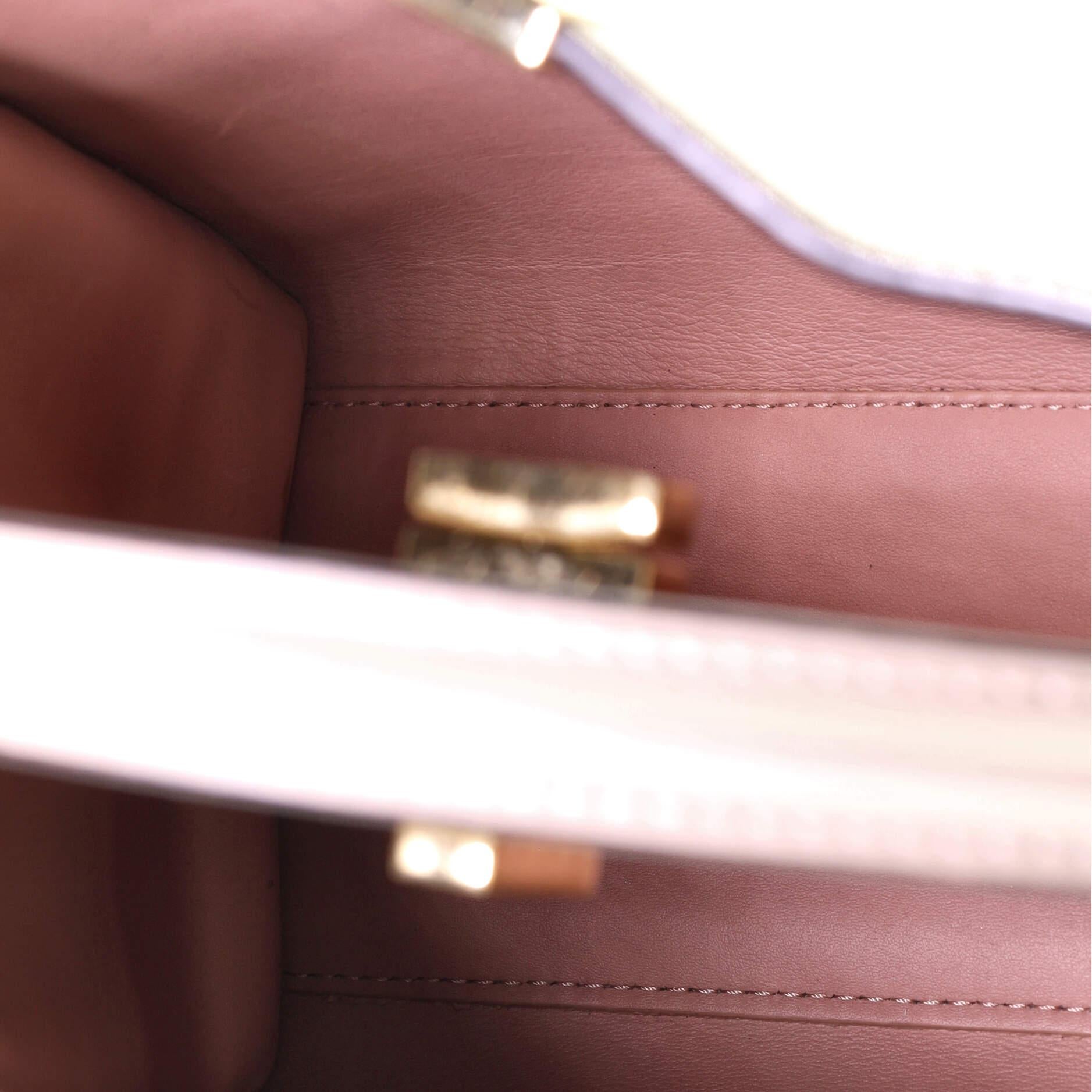 Fendi Peekaboo Essentially Tasche aus Leder 1