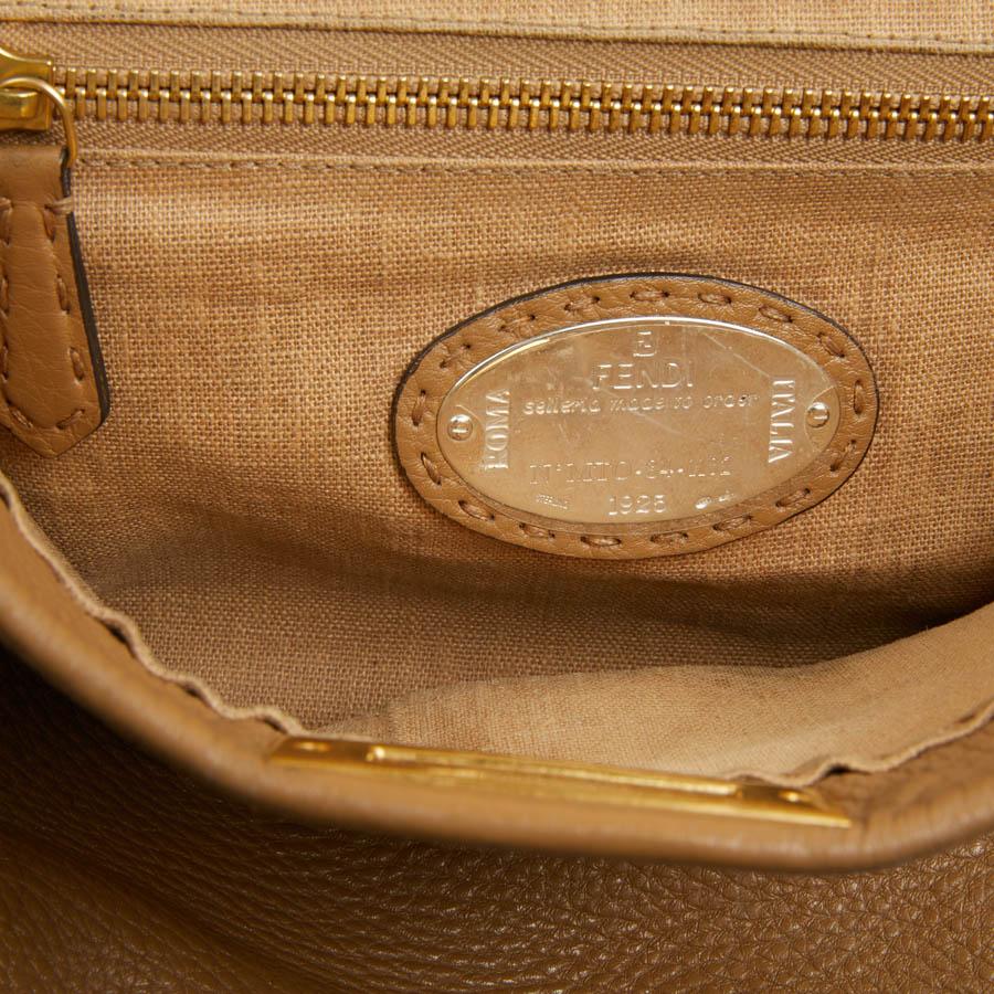 FENDI Peekaboo Gold Grained Leather Bag For Sale 3