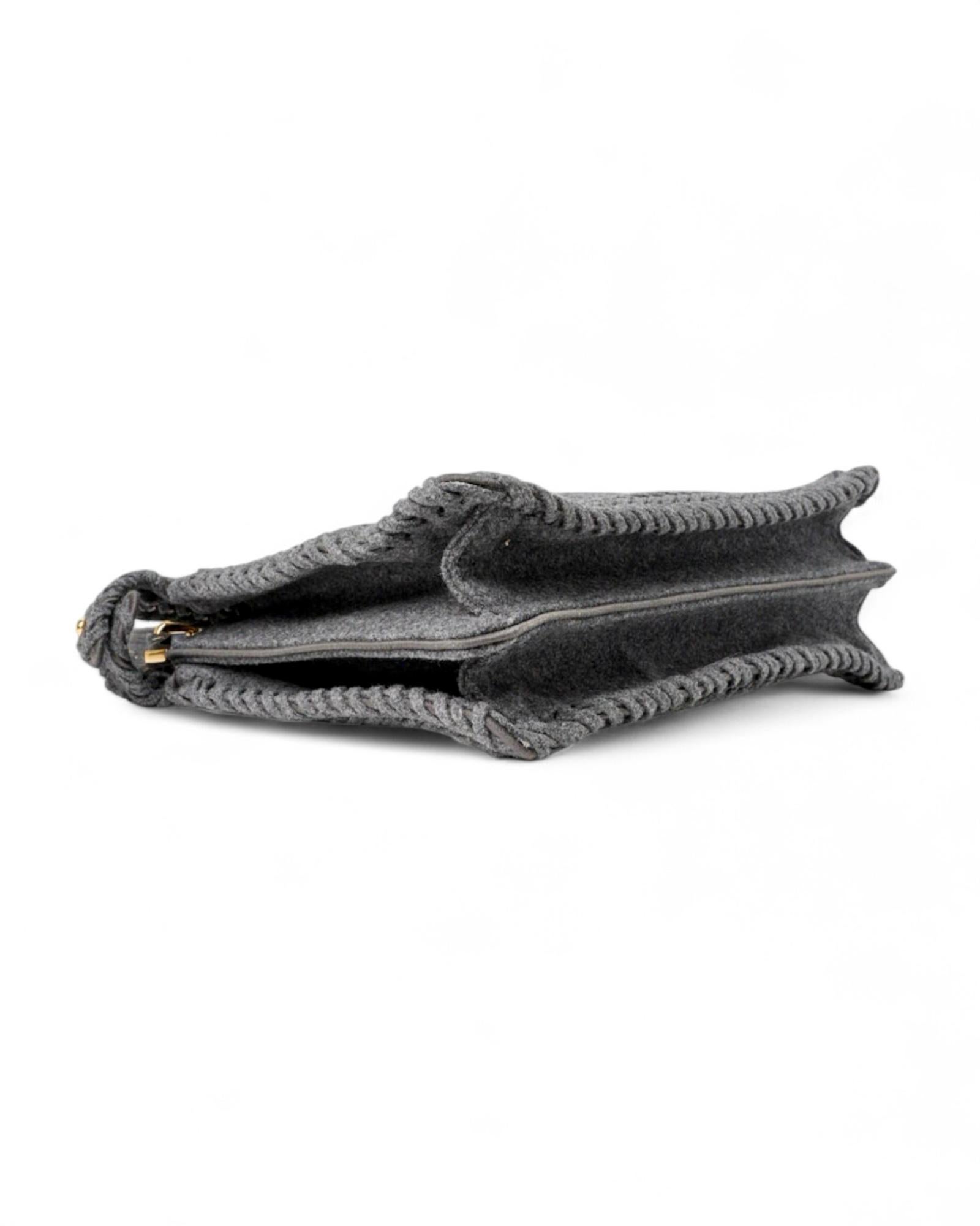 Fendi Peekaboo ISeeU Medium Grey Flannel Neuf - En vente à Torre Del Greco, IT