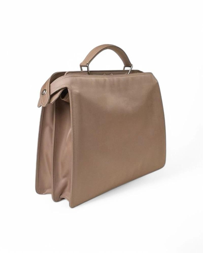 Fendi Peekaboo ISeeU Medium Nylon Beige Pour femmes en vente