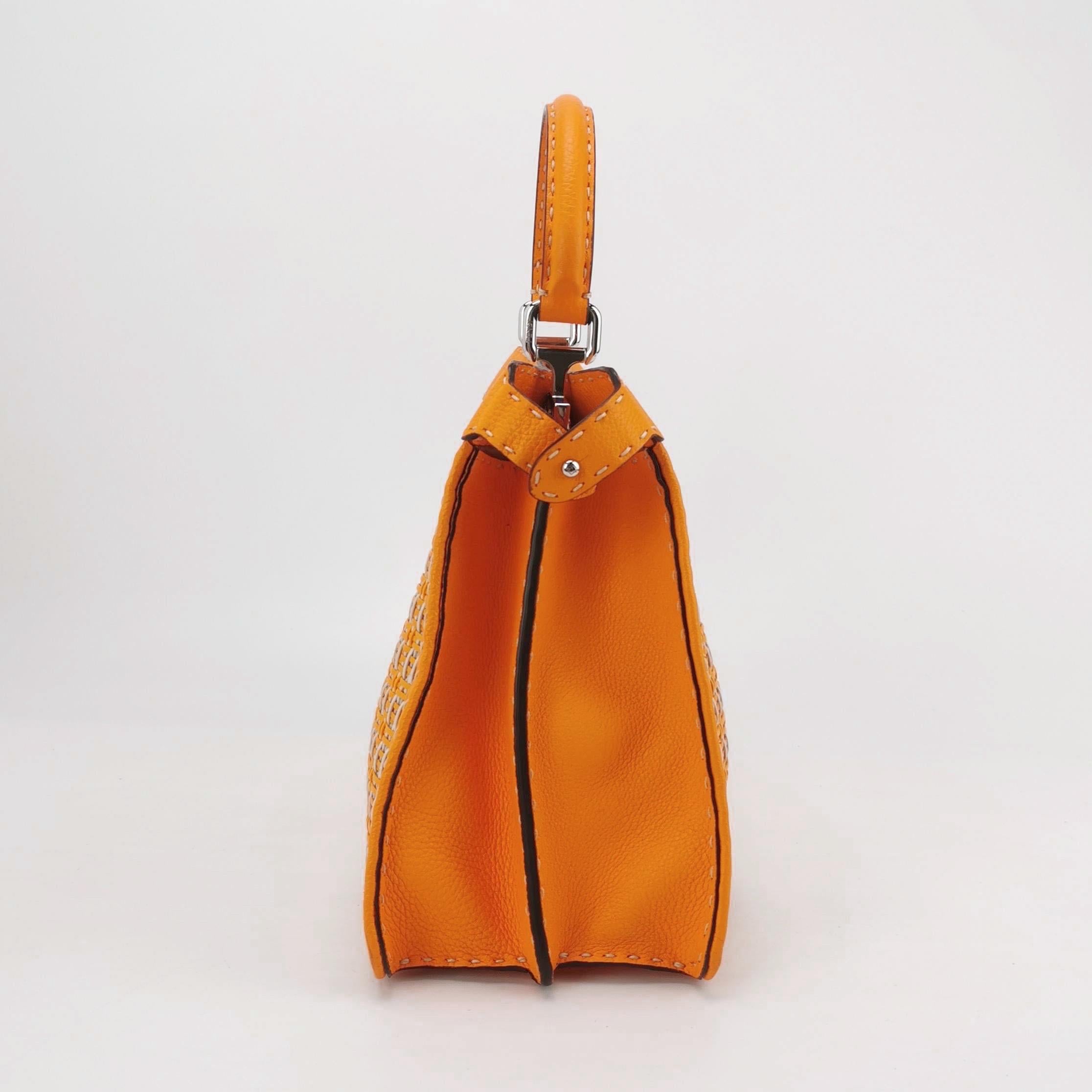 Fendi Peekaboo ISeeU Sellier Orange / Weiß Interlace Leder Medium Handle Bag aus Leder im Zustand „Neu“ im Angebot in AUBERVILLIERS, FR