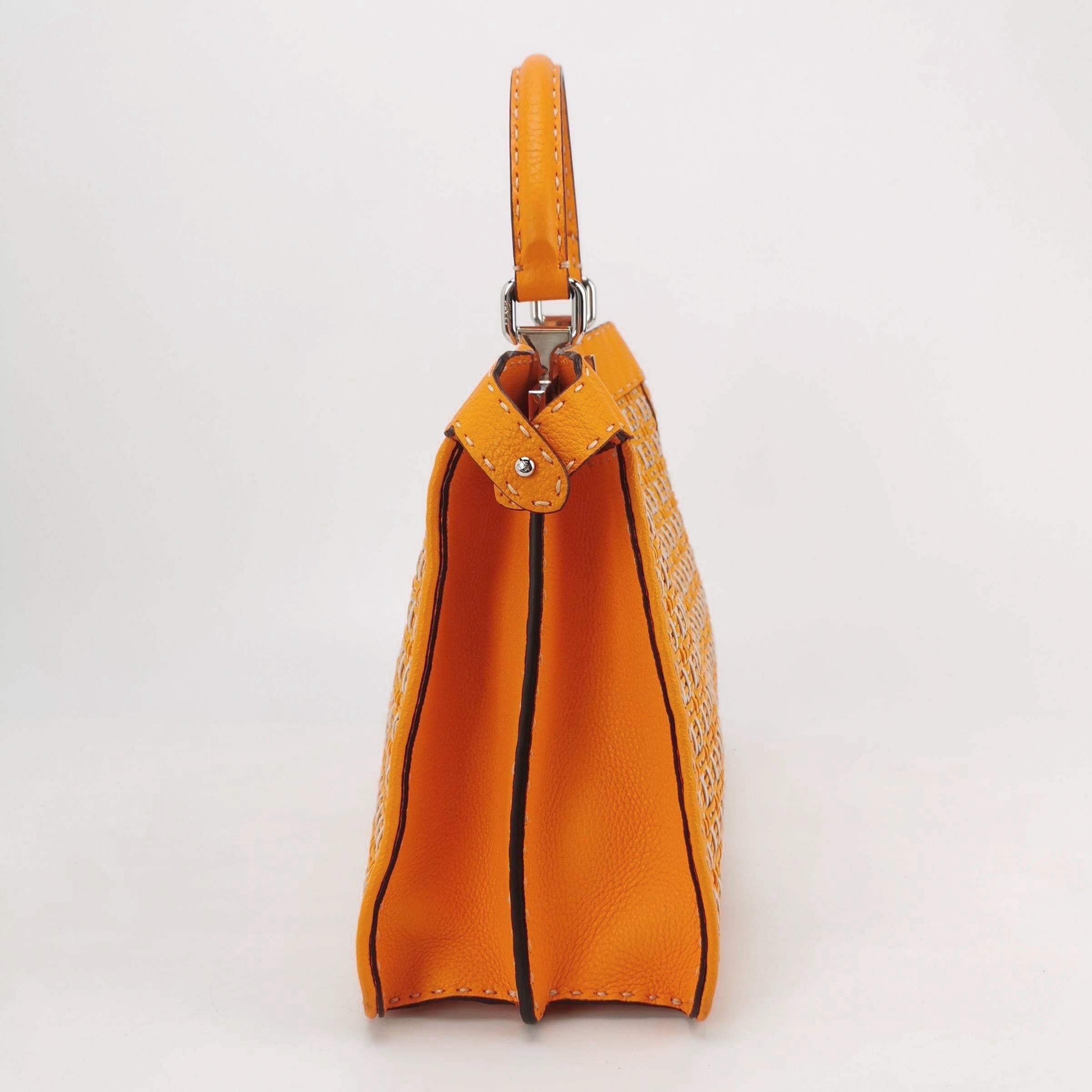 Fendi Peekaboo ISeeU Sellier Orange / Weiß Interlace Leder Medium Handle Bag aus Leder Damen im Angebot