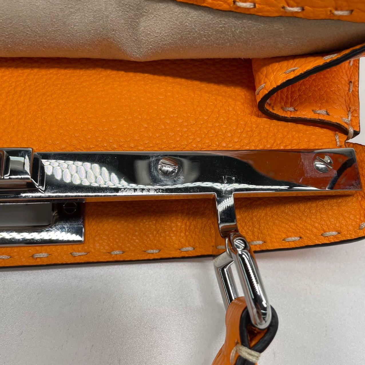 Fendi Peekaboo ISeeU Sellier Naranja / Blanco Piel entrelazada Asa superior mediana en venta 8