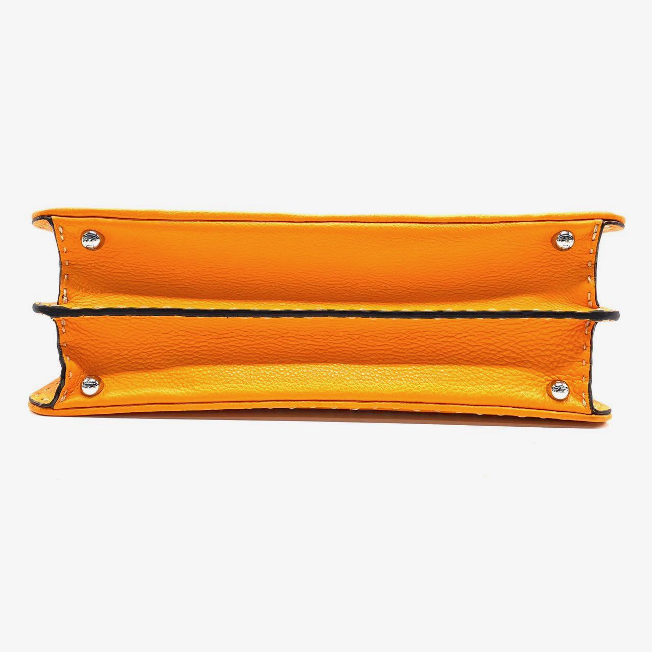 De las mujeres Fendi Peekaboo ISeeU Sellier Naranja / Blanco Piel entrelazada Asa superior mediana en venta