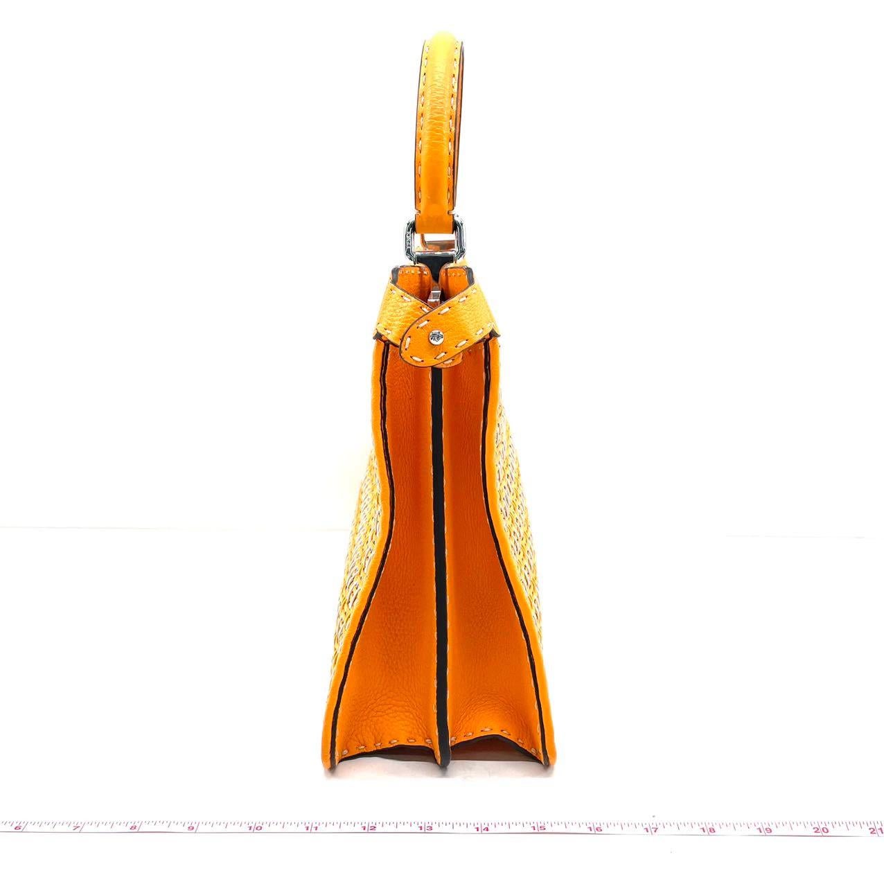 Fendi Peekaboo ISeeU Sellier Naranja / Blanco Piel entrelazada Asa superior mediana en venta 1