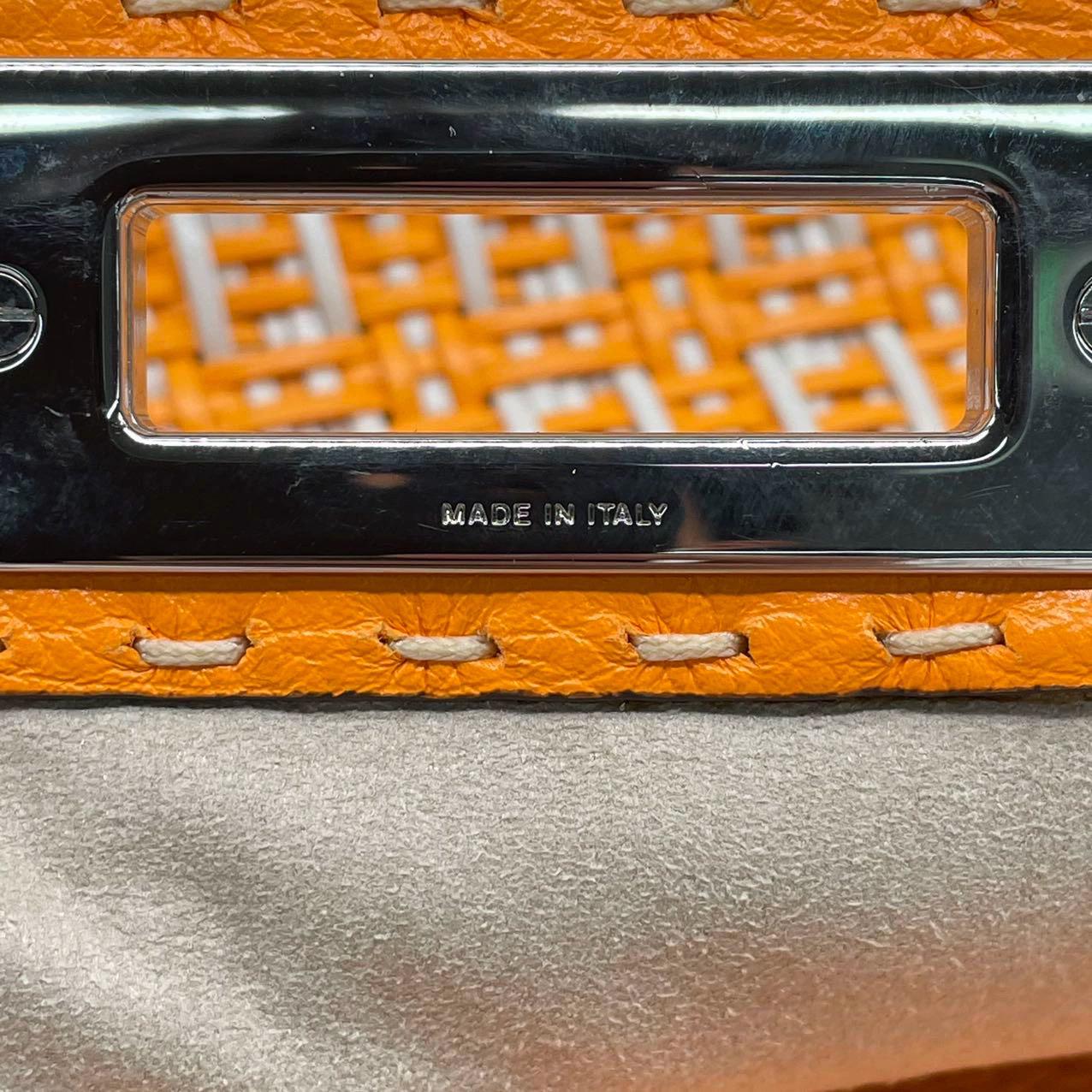 Fendi Peekaboo ISeeU Sellier Naranja / Blanco Piel entrelazada Asa superior mediana en venta 3