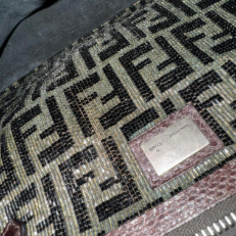 Fendi Peekaboo Large Black Calfskin Leather Glitter Beaded Zucca Interior In Good Condition For Sale In AUBERVILLIERS, FR
