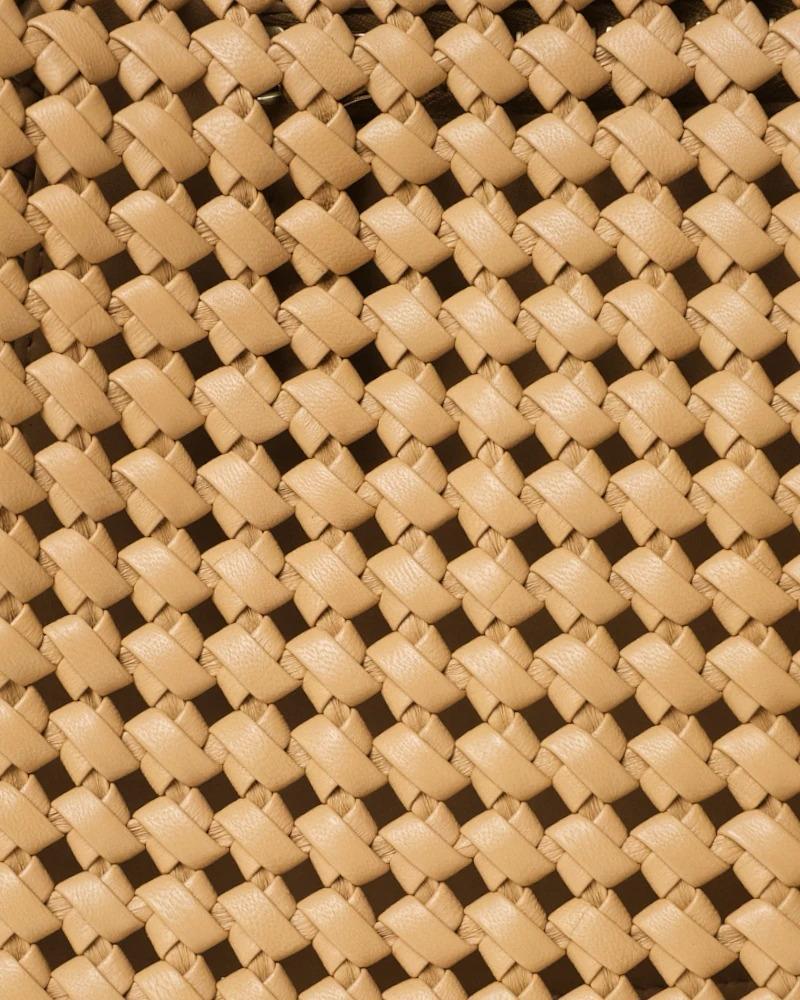Fendi Peekaboo Medium Cuir tressé Beige en vente 7