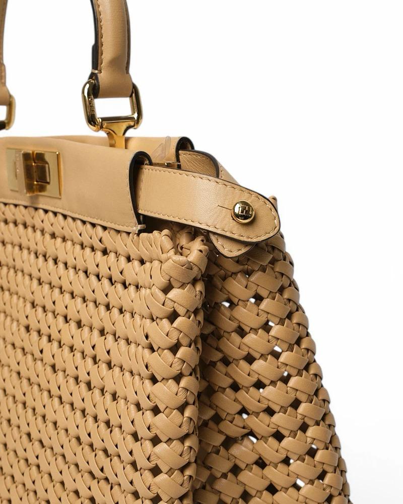 Fendi Peekaboo Medium Cuir tressé Beige en vente 8