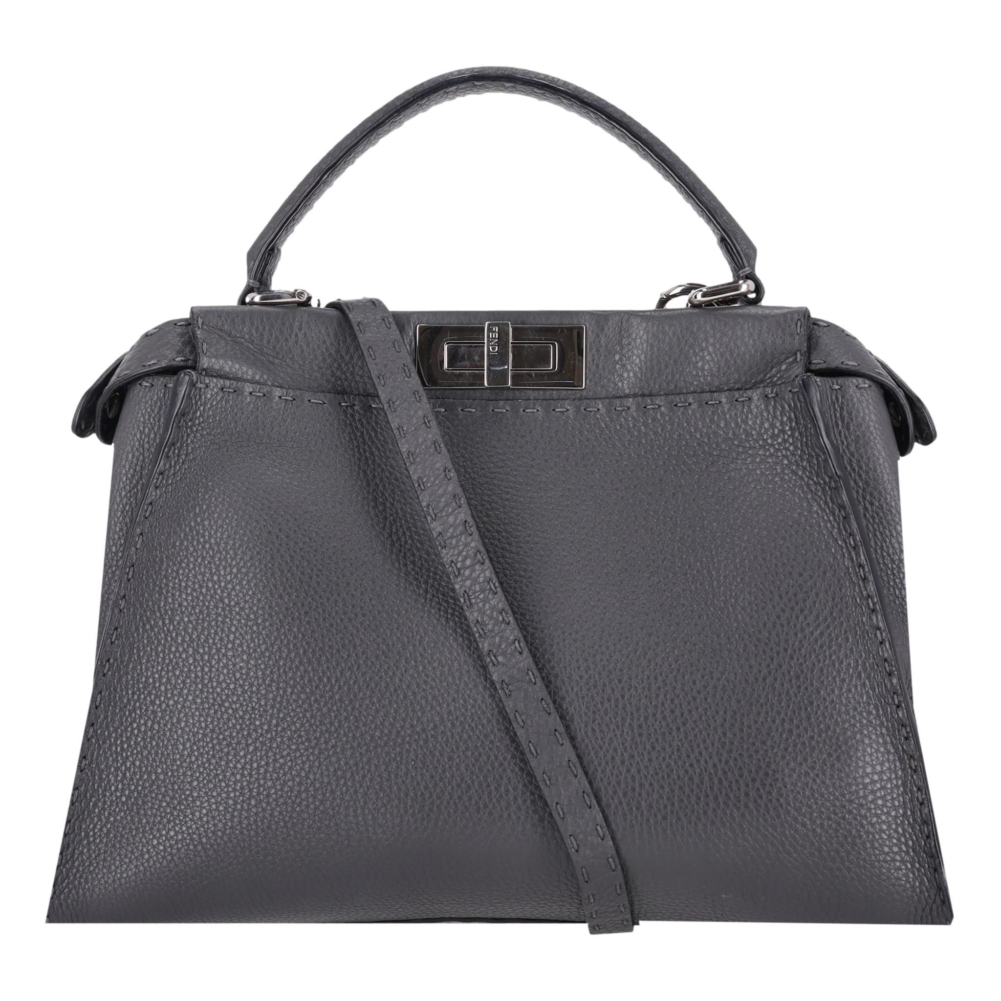 Fendi Peekaboo Medium Model Leather Tote Bag In Good Condition For Sale In London, GB