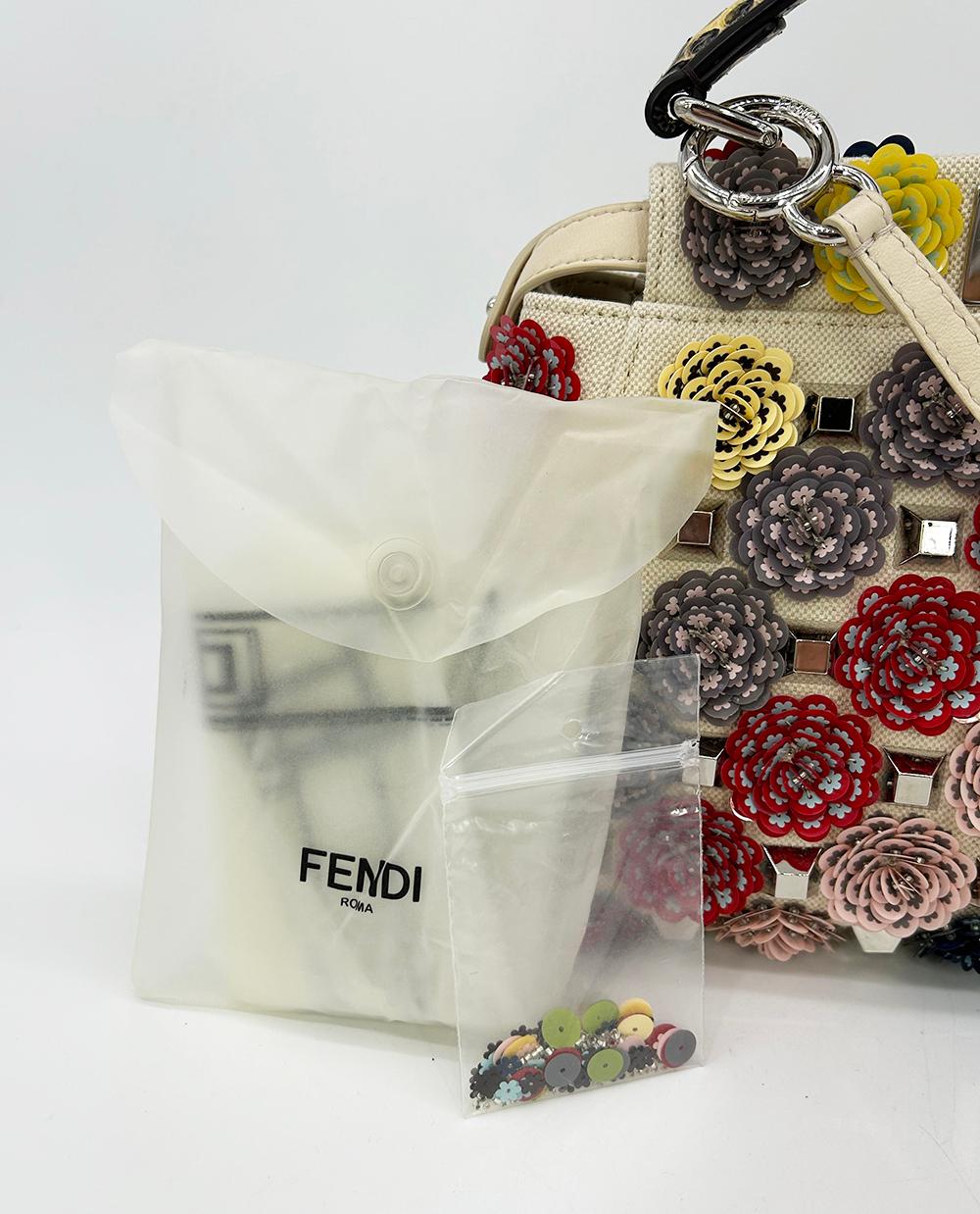 Fendi Peekaboo Mini-Umhängetasche aus Segeltuch mit Blumenmuster im Angebot 10