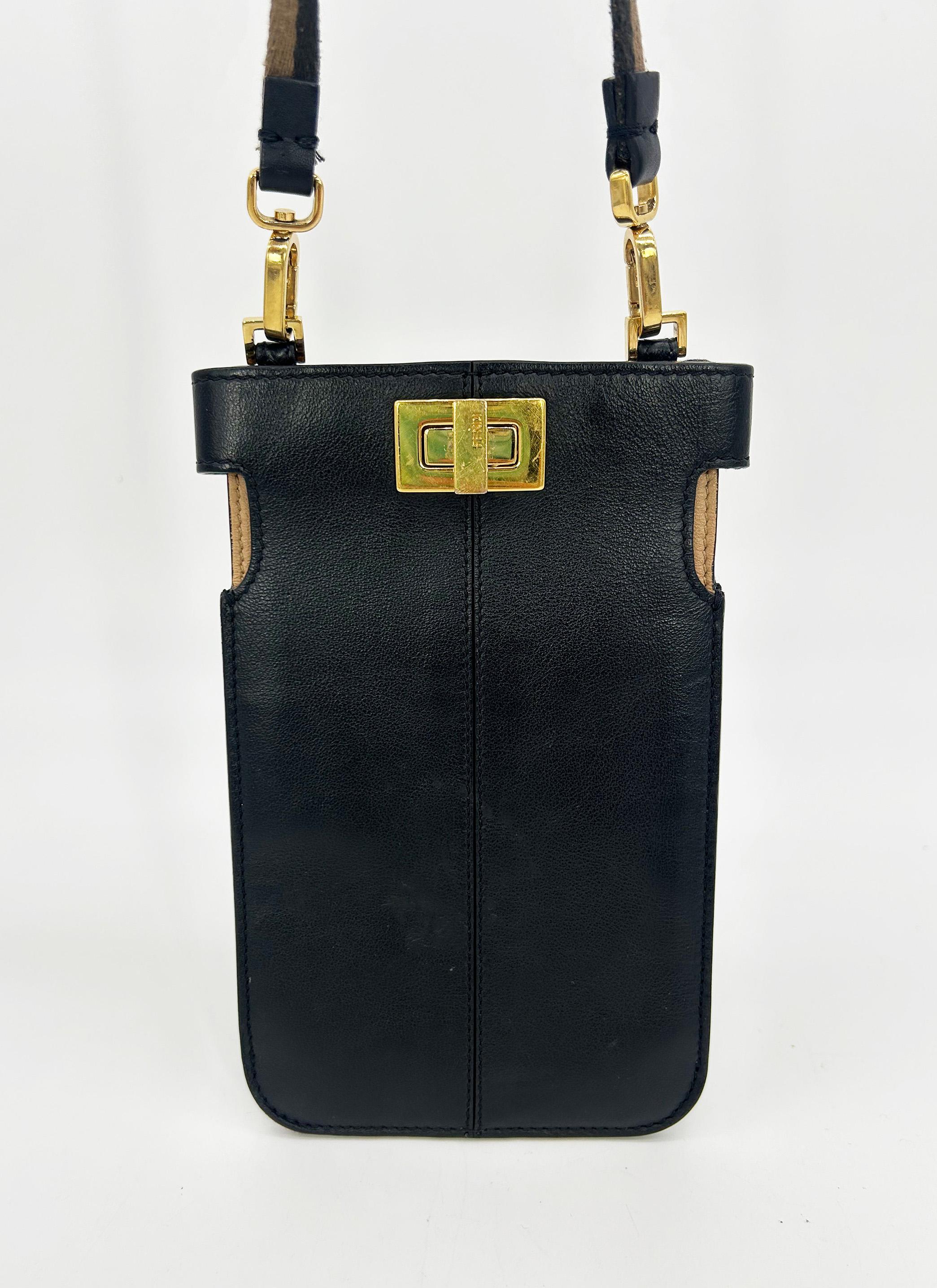 Marsupio Fendi Peek-a-boo in buone condizioni. Design Fendi in edizione limitata, non più prodotto né venduto nei negozi. Il caratteristico stile 