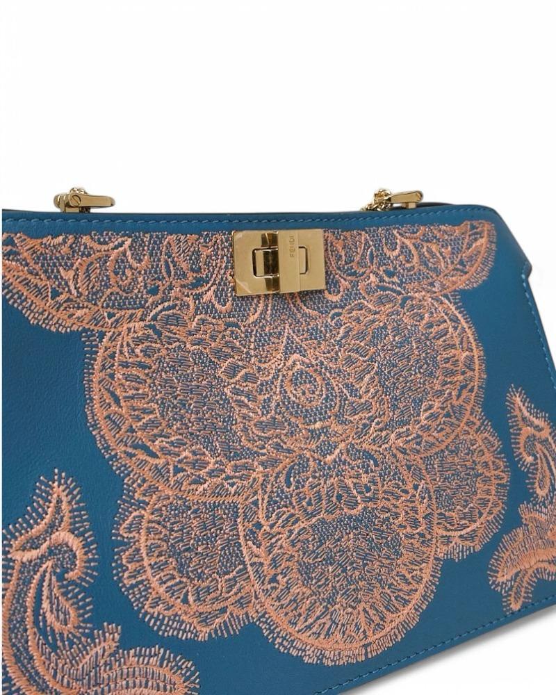 Fendi Peekaboo Clutch Tasche mit blauer Stickerei im Angebot 12