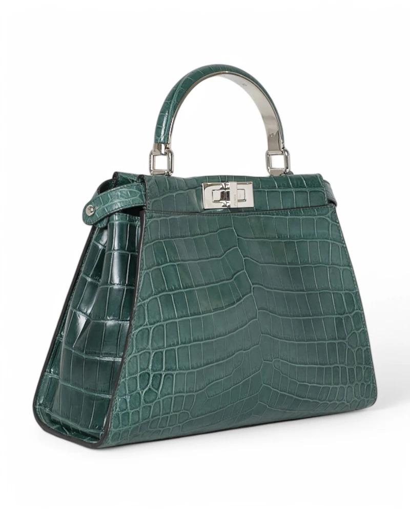Women's Fendi Peekaboo Soft Medium Green For Sale