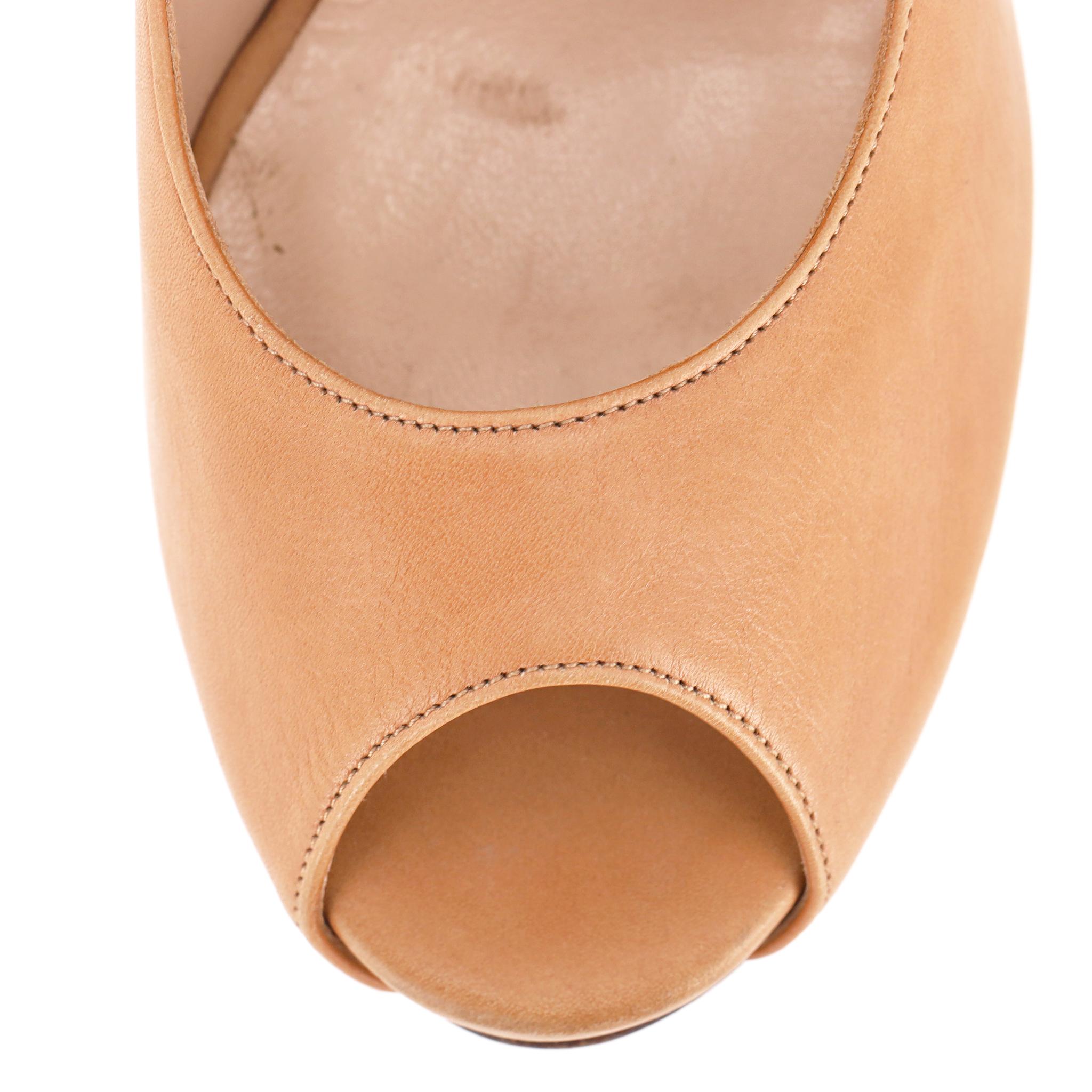Fendi Peep-Toe Leder Pumps mit 'FF' Zucca Absatz im Angebot 1