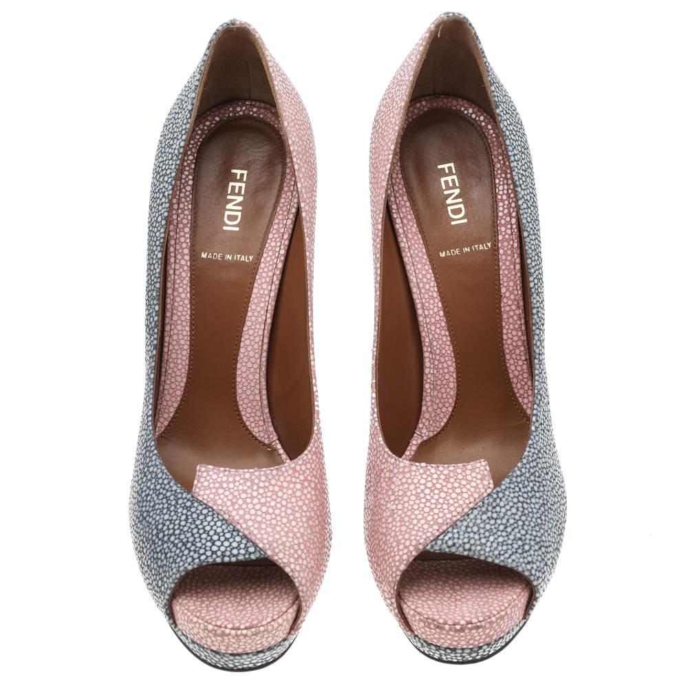 A feminine flair and a sophisticated appeal characterize these stunning Fendi pumps. Crafted using quality materials, they will add an opulent charm to your look and complement many looks that you would want to create.

