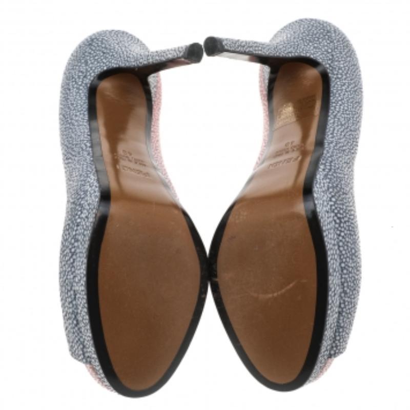 Grigio Fendi, pelle rosa/blu testurizzata, con plateau Peep Toe, taglia 40 in vendita