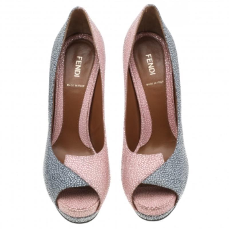 Donna Fendi, pelle rosa/blu testurizzata, con plateau Peep Toe, taglia 40 in vendita