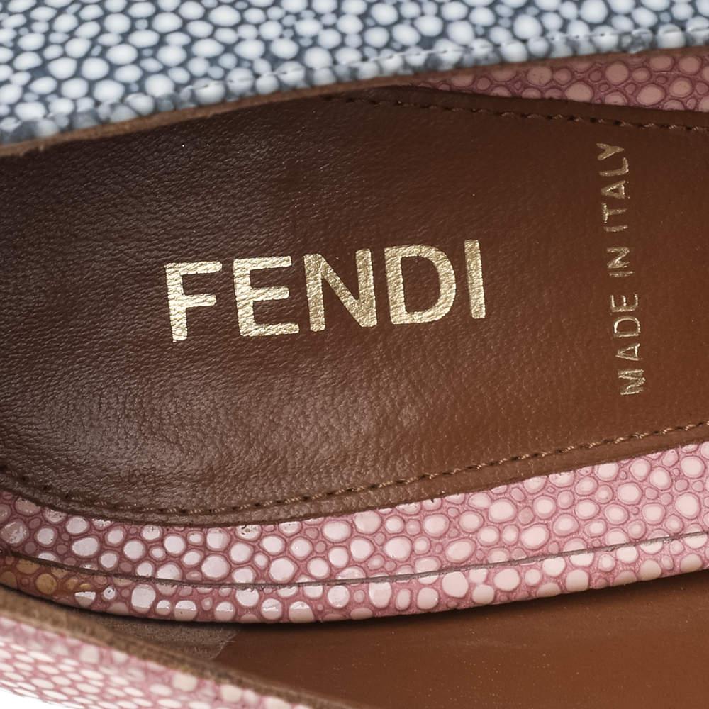 Fendi Pink/Blue Textured Leather Peep Toe Platform Pumps Size 40 For Sale 1