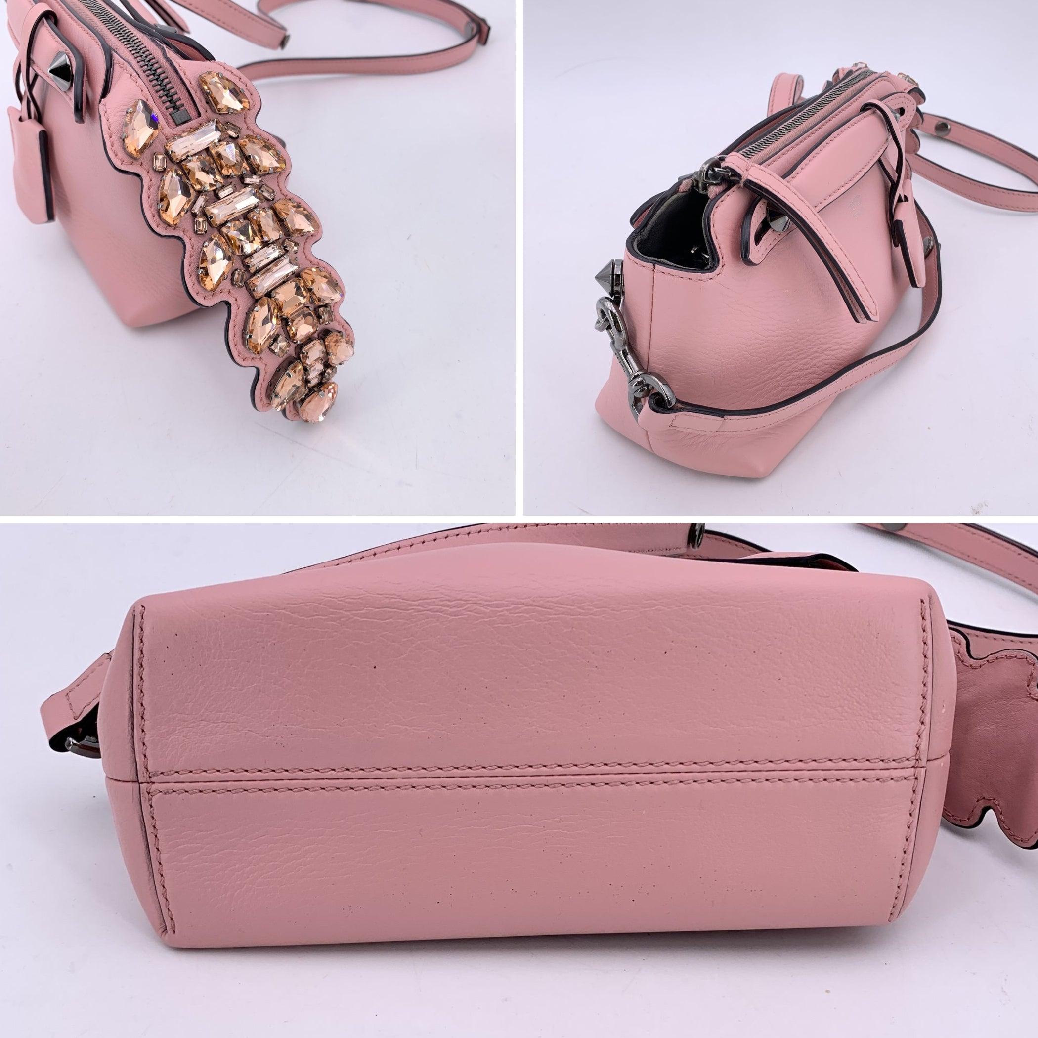 Borsa Fendi in pelle rosa a due vie con mini coda di cristallo in vendita 1