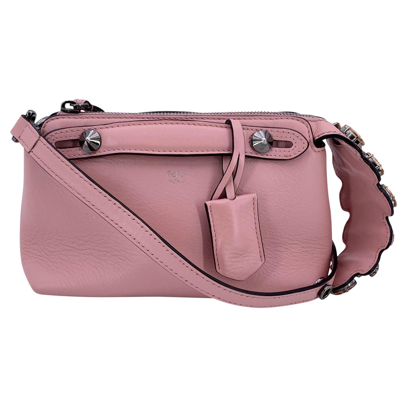 Borsa Fendi in pelle rosa a due vie con mini coda di cristallo in vendita