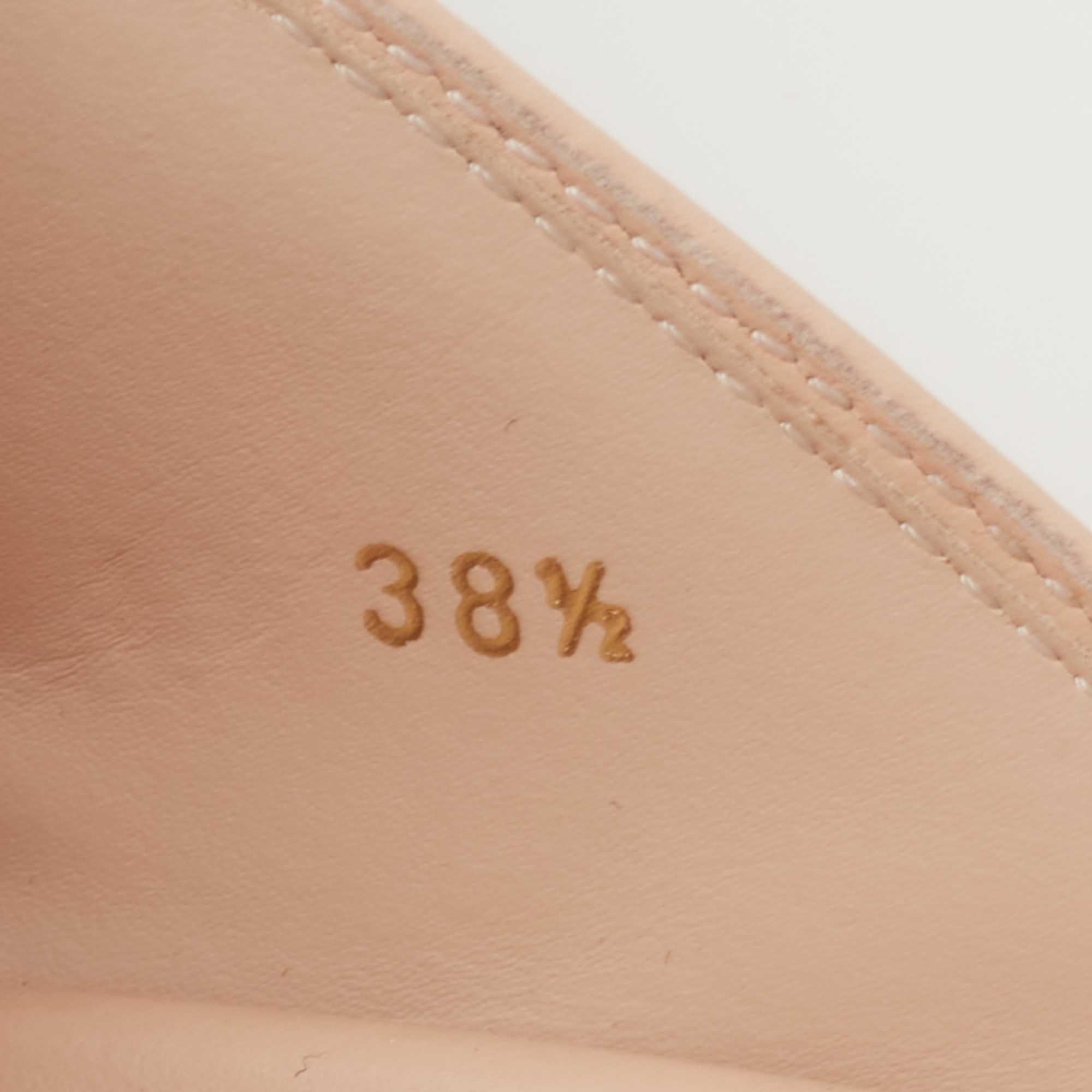 Fendi Pink Leather Fendigraphy Flat Slides Size 38.5 In New Condition In Dubai, Al Qouz 2