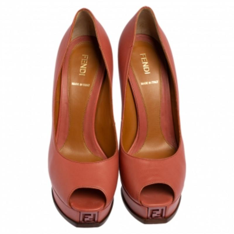 Fendi escarpins Fendista à bout ouvert en cuir rose, taille 39,5 Pour femmes en vente