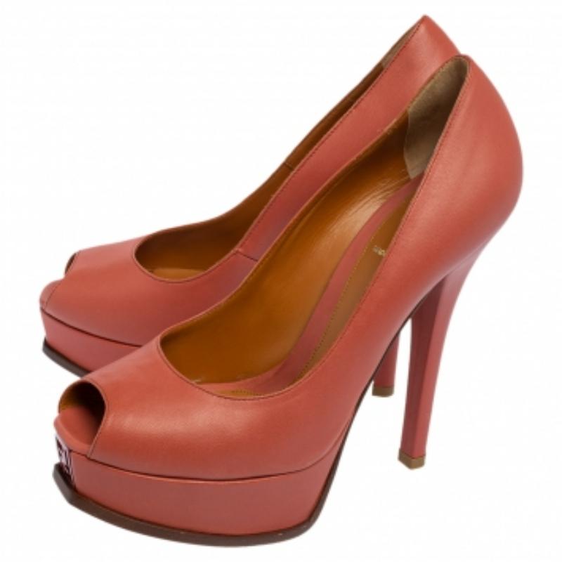 Fendi escarpins Fendista à bout ouvert en cuir rose, taille 39,5 en vente 1