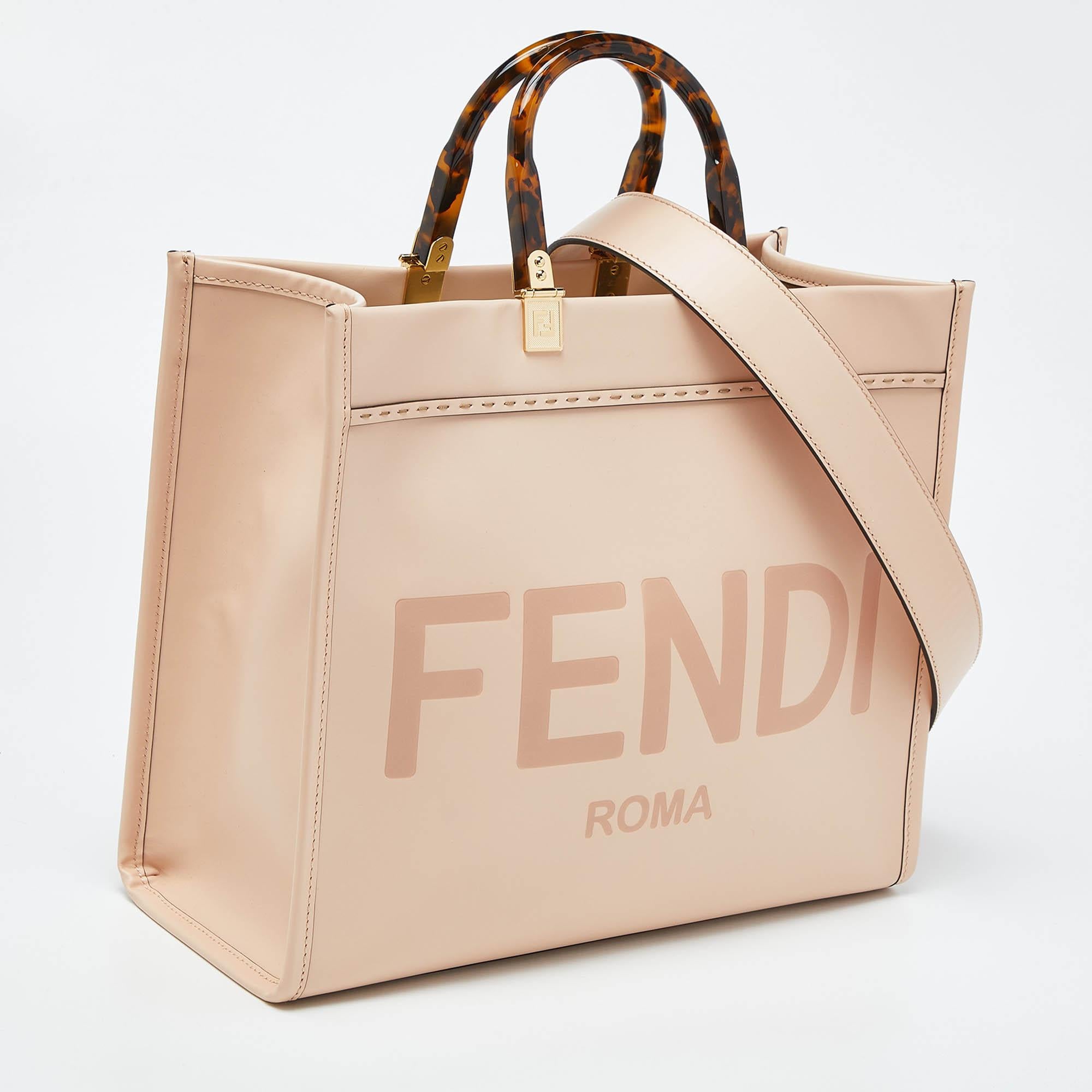 Fendi Pink Leather Medium Sunshine Shopper Tote In Good Condition In Dubai, Al Qouz 2