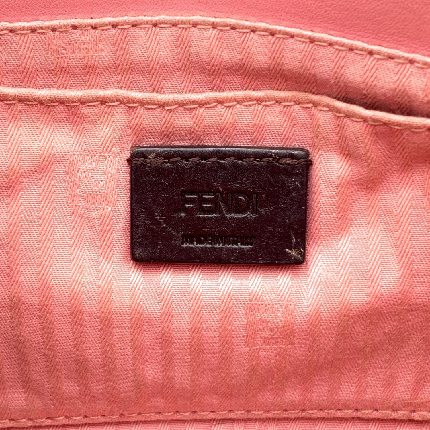 Fendi Kleine Fendista Pochette Umhängetasche aus rosa Leder 5