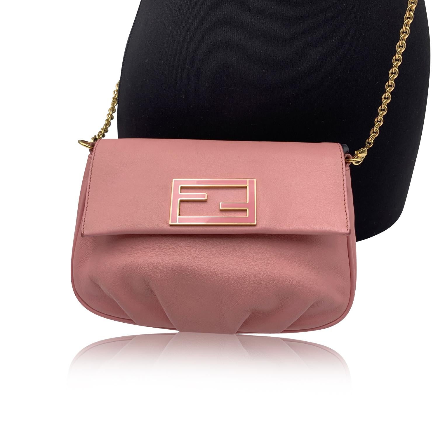 Fendi Kleine Fendista Pochette Umhängetasche aus rosa Leder (Braun)