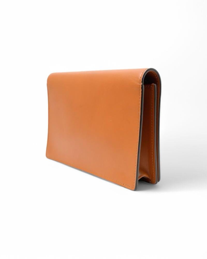 Pochette Fendi avec logo Biscuit en vente 1
