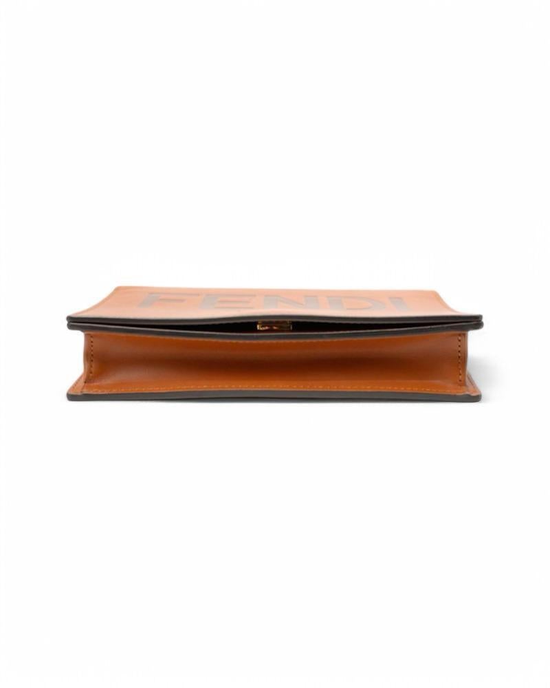 Pochette Fendi avec logo Biscuit en vente 2