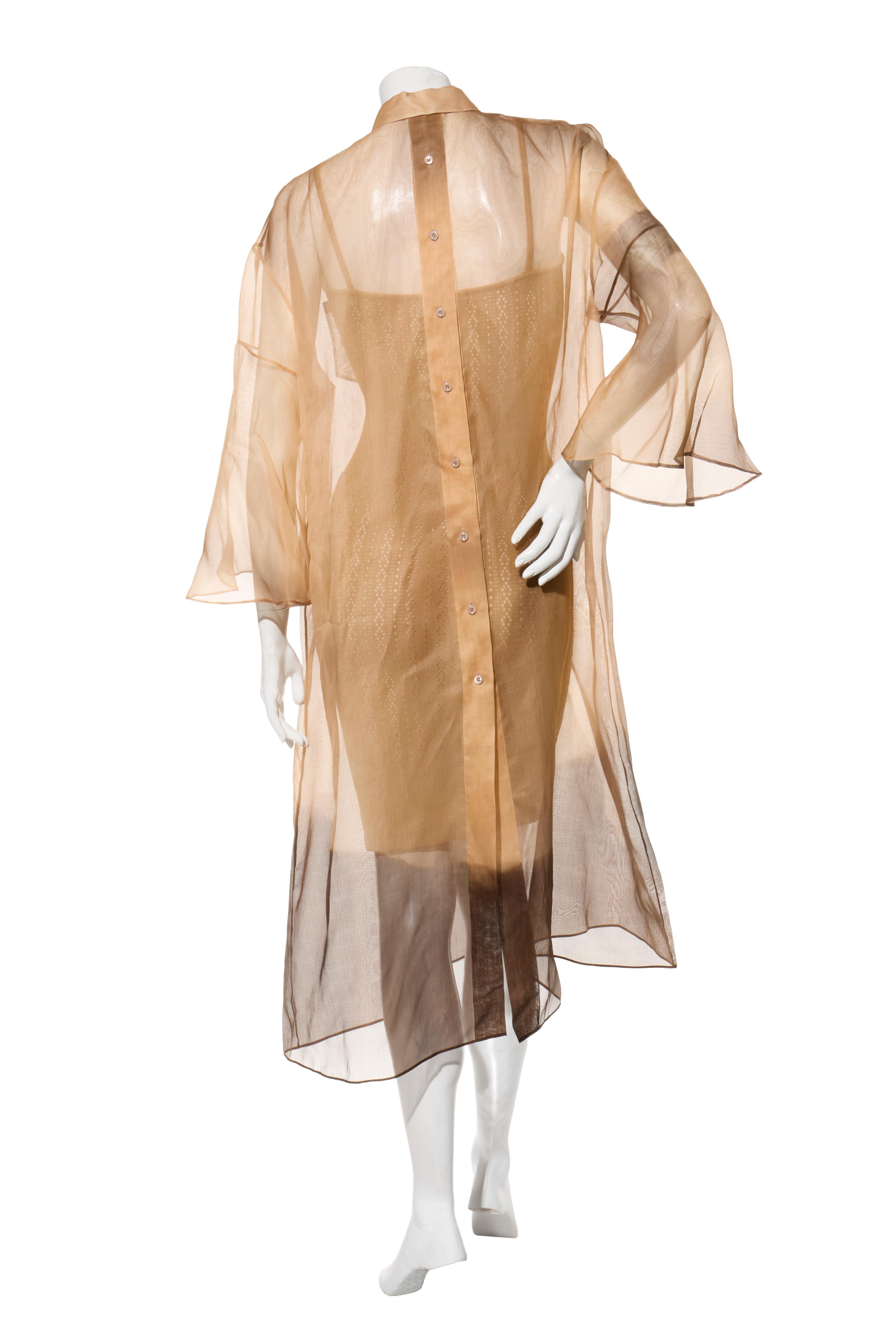 Fendi - Pre-Fall 2021 - Vestito a camicia in organza trasparente con sottoveste in maglia e cintura in pelle IT 40 in vendita 2
