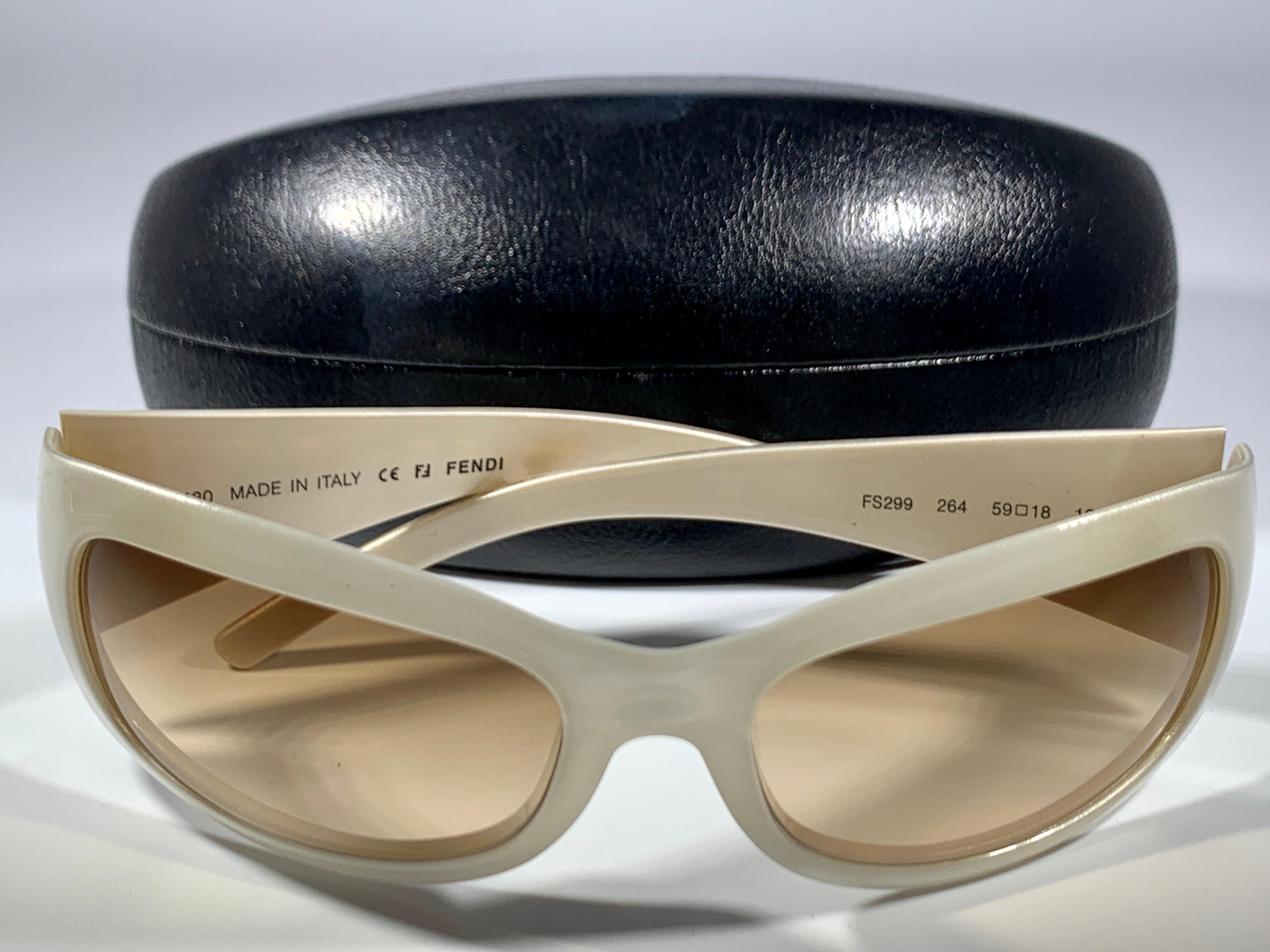 Fendi Pre Loved  FS 299  264  59-18  130 White  Women Sunglasses, Made in Italy In New Condition In New York, NY
