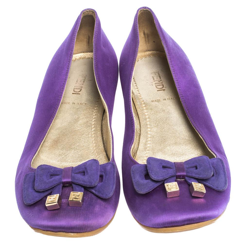 Violet Fendi - Ballerines à nœud en satin violet, taille 36 en vente