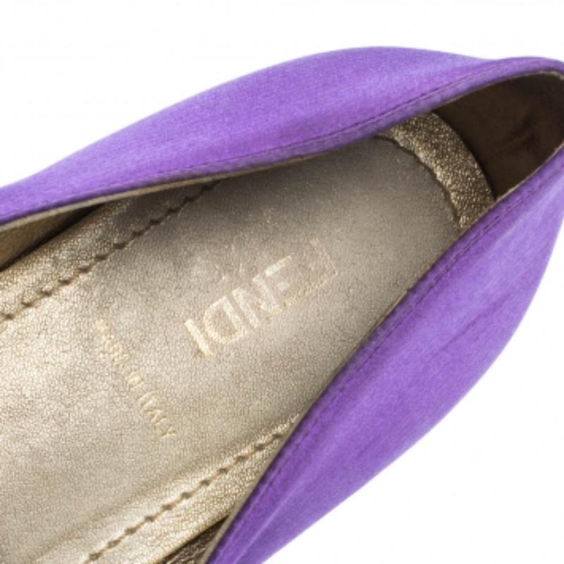 Bailarinas con lazo de satén morado Fendi talla 36 en Bastante bueno estado para la venta en Dubai, Al Qouz 2