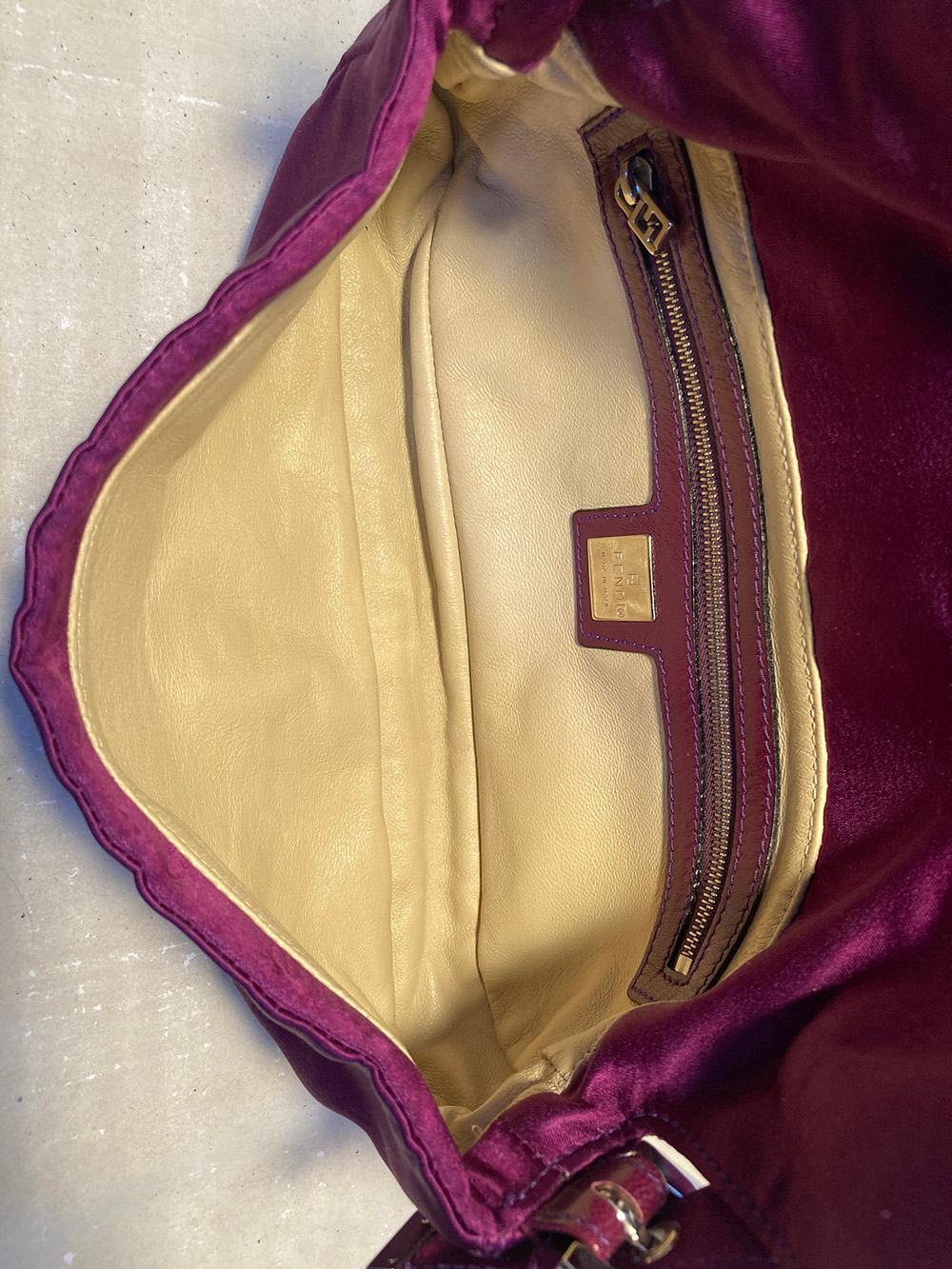 Baguette di seta viola Fendi 1