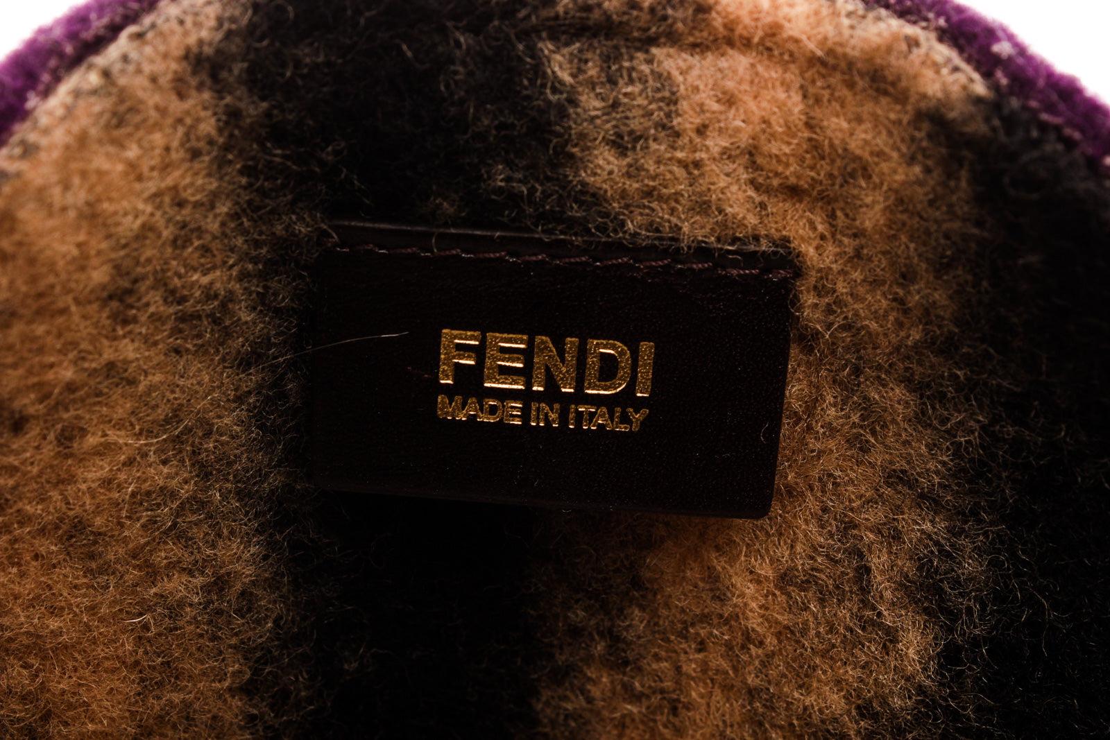 Fendi Lila Tote Bag mit goldfarbenen Beschlägen, Lederbesatz und Lederfutter im Zustand „Gut“ in Irvine, CA