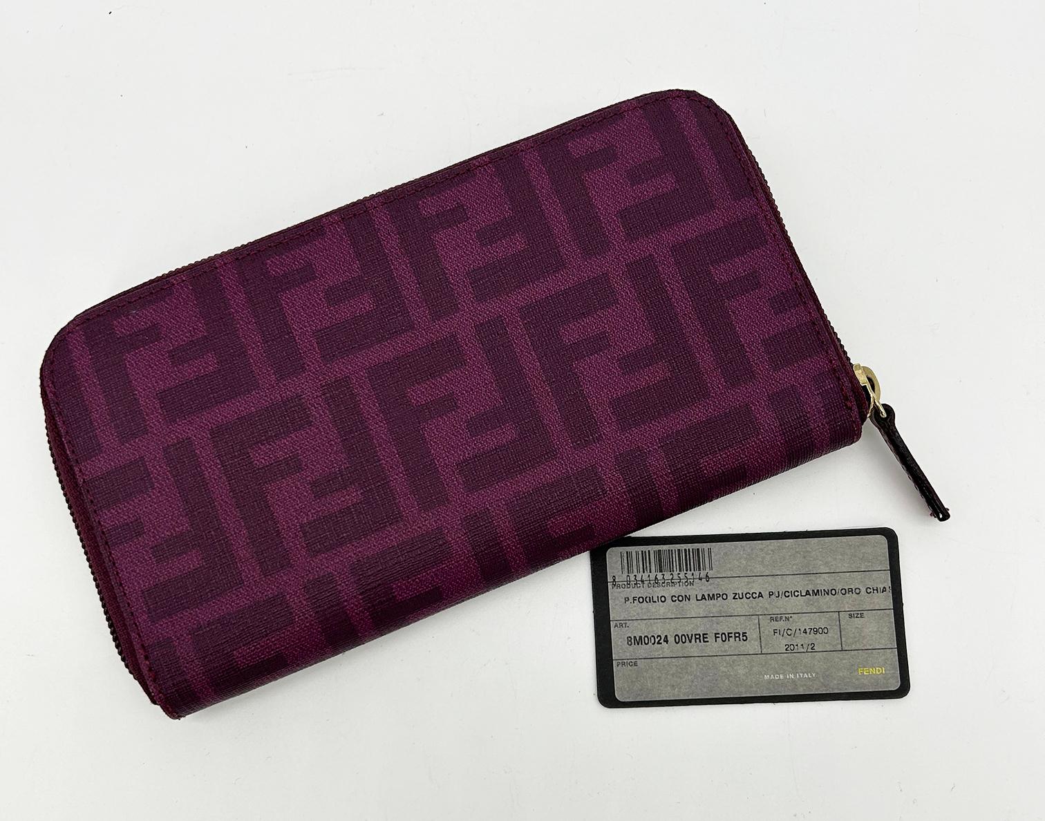 Fendi Portafoglio lungo in tela coates viola Zucca in vendita 5