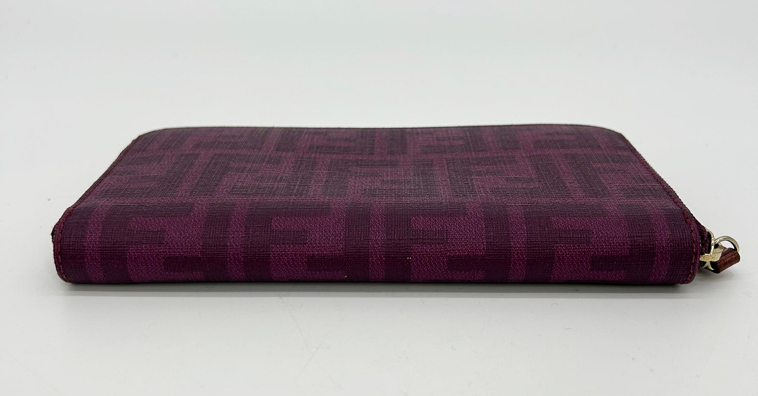 Fendi Portafoglio lungo in tela coates viola Zucca in vendita 1