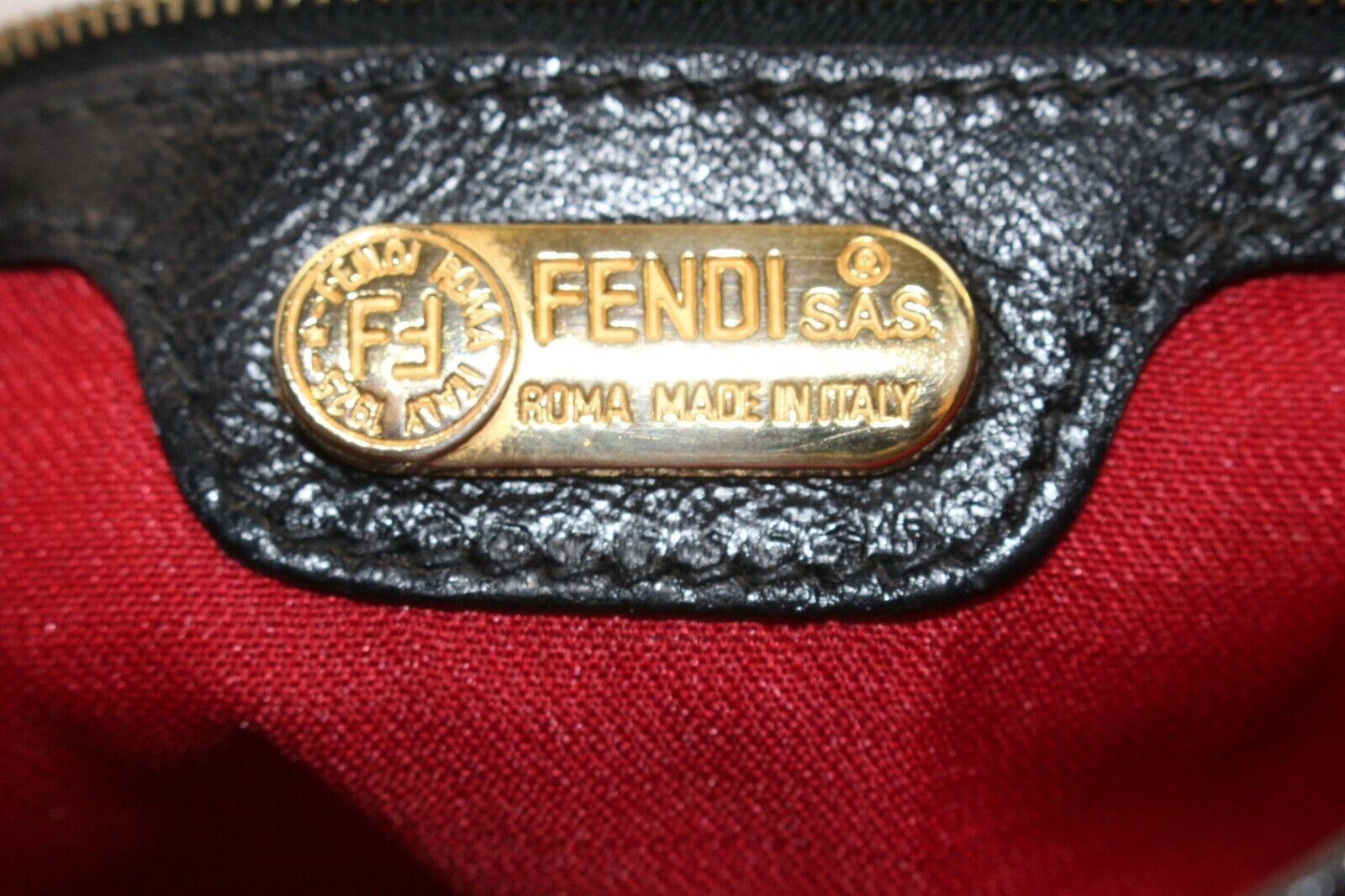 Fendi Rare Ring Flap Leather Bag 3FF0104K In Good Condition In Dix hills, NY