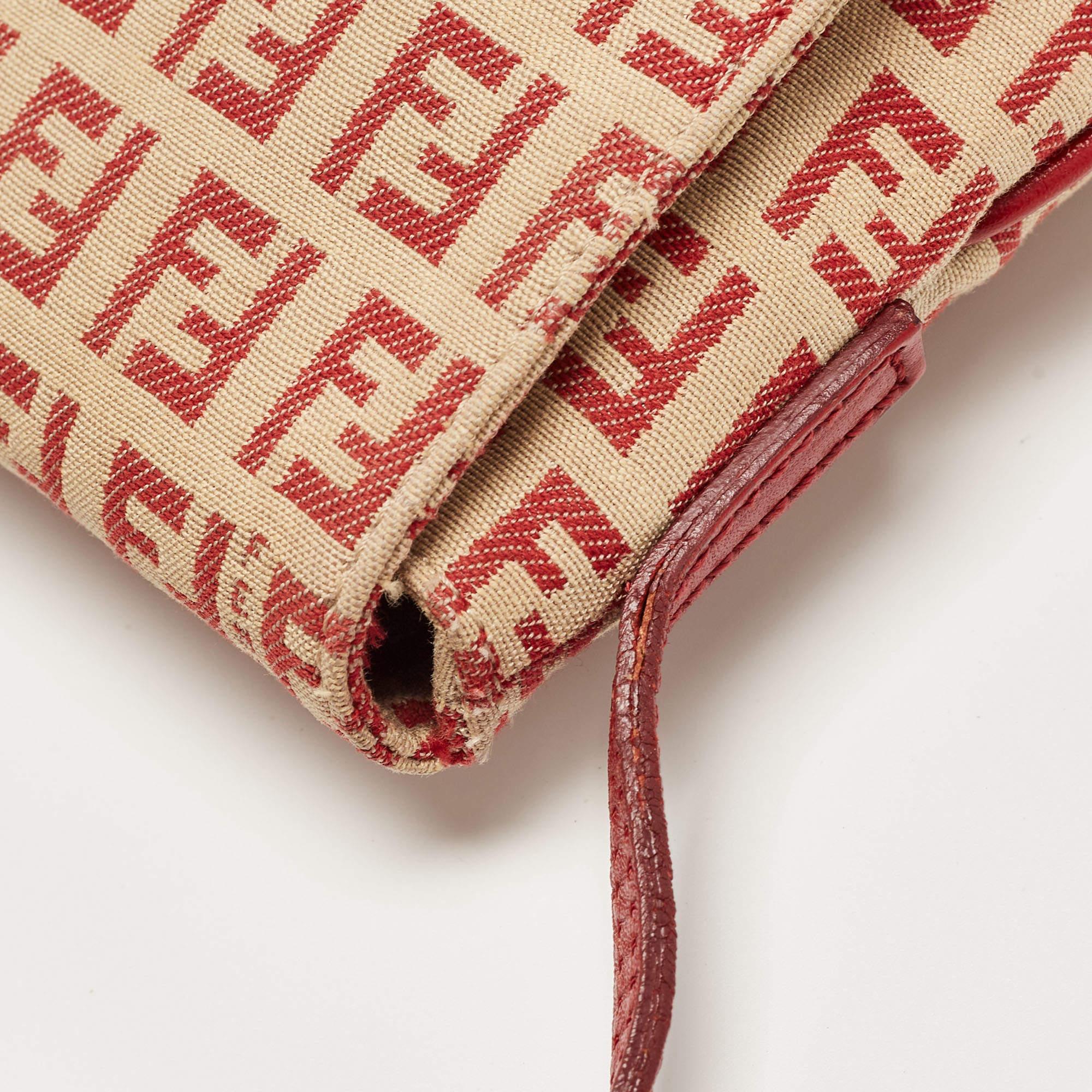 Fendi Red/Beige Zucchino Fabric and Leather Flap Messenger Bag For Sale 15