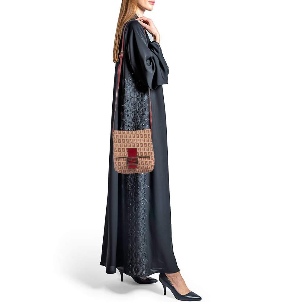 Fendi Red/Beige Zucchino Fabric and Leather Flap Messenger Bag In Fair Condition For Sale In Dubai, Al Qouz 2