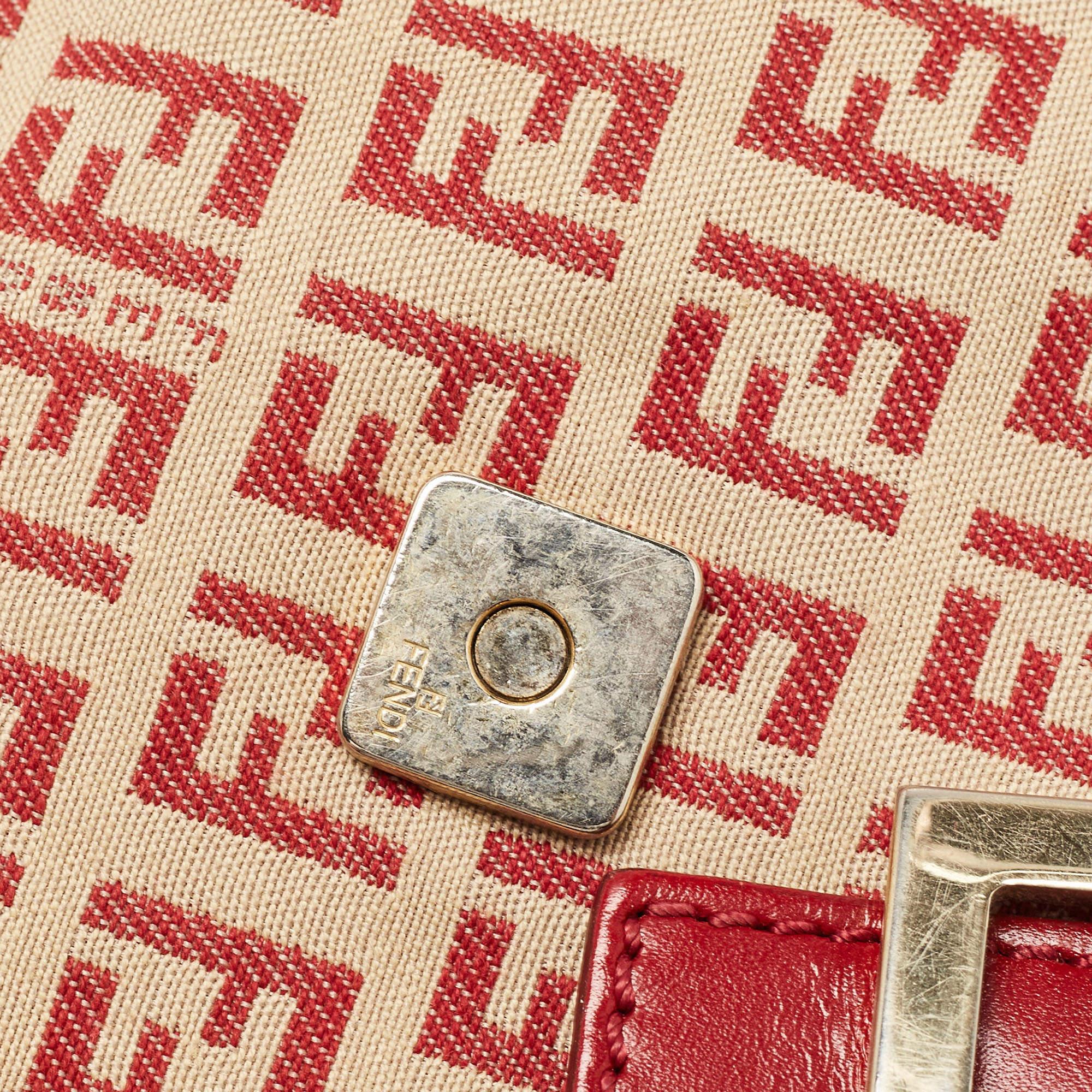 Fendi Messenger Bag aus rotem/beigefarbenem Zucchino-Stoff und Leder mit Klappe im Angebot 5