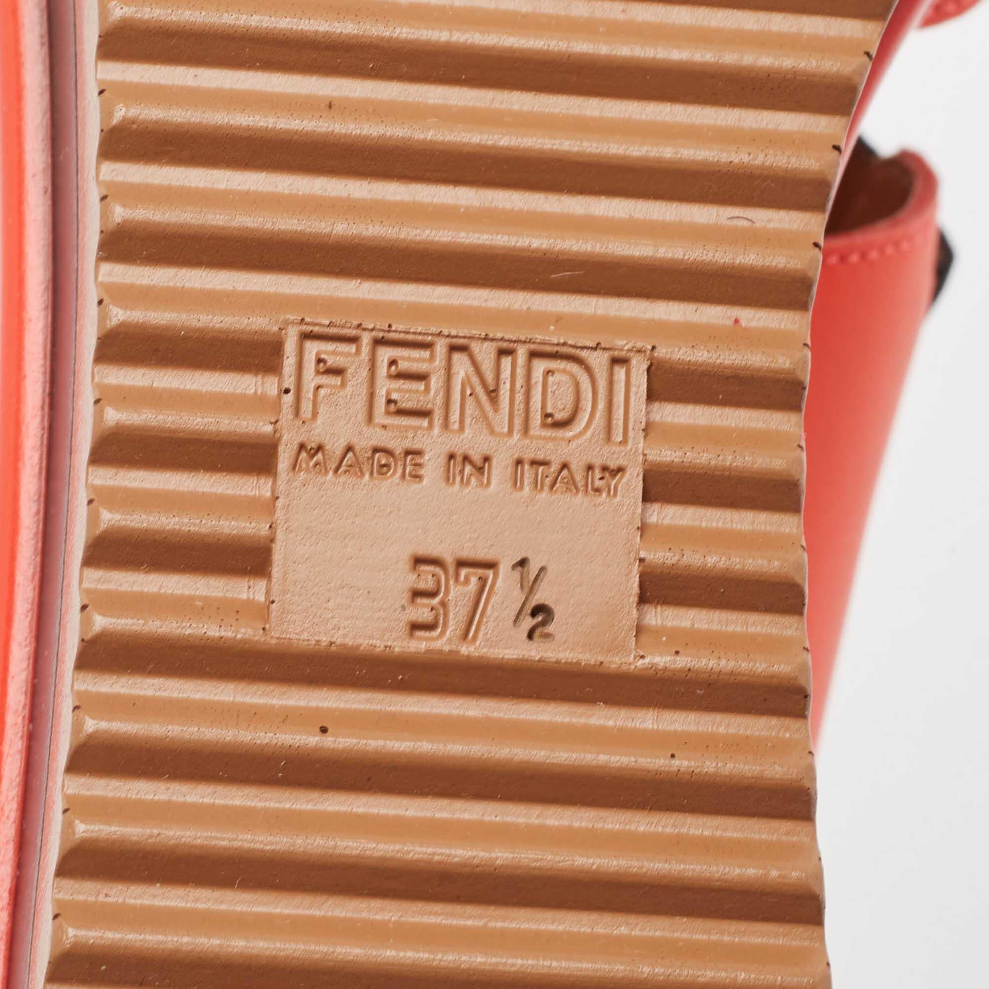 Fendi Sandalias de plataforma de cuero rojo/negro y elástico talla 37.5 en venta 3