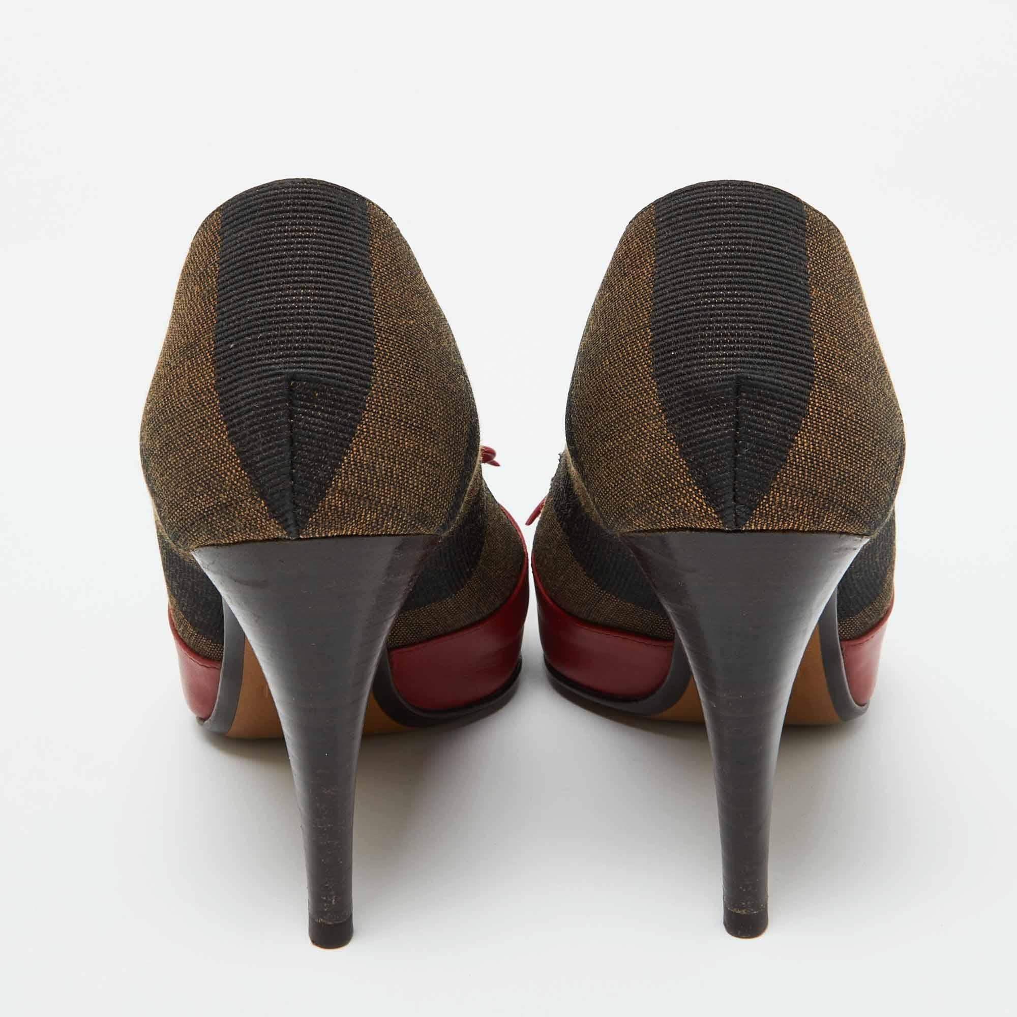 Women's Fendi Red/Brown Leather and Pequin Canvas Bow Pumps Size 37 For Sale