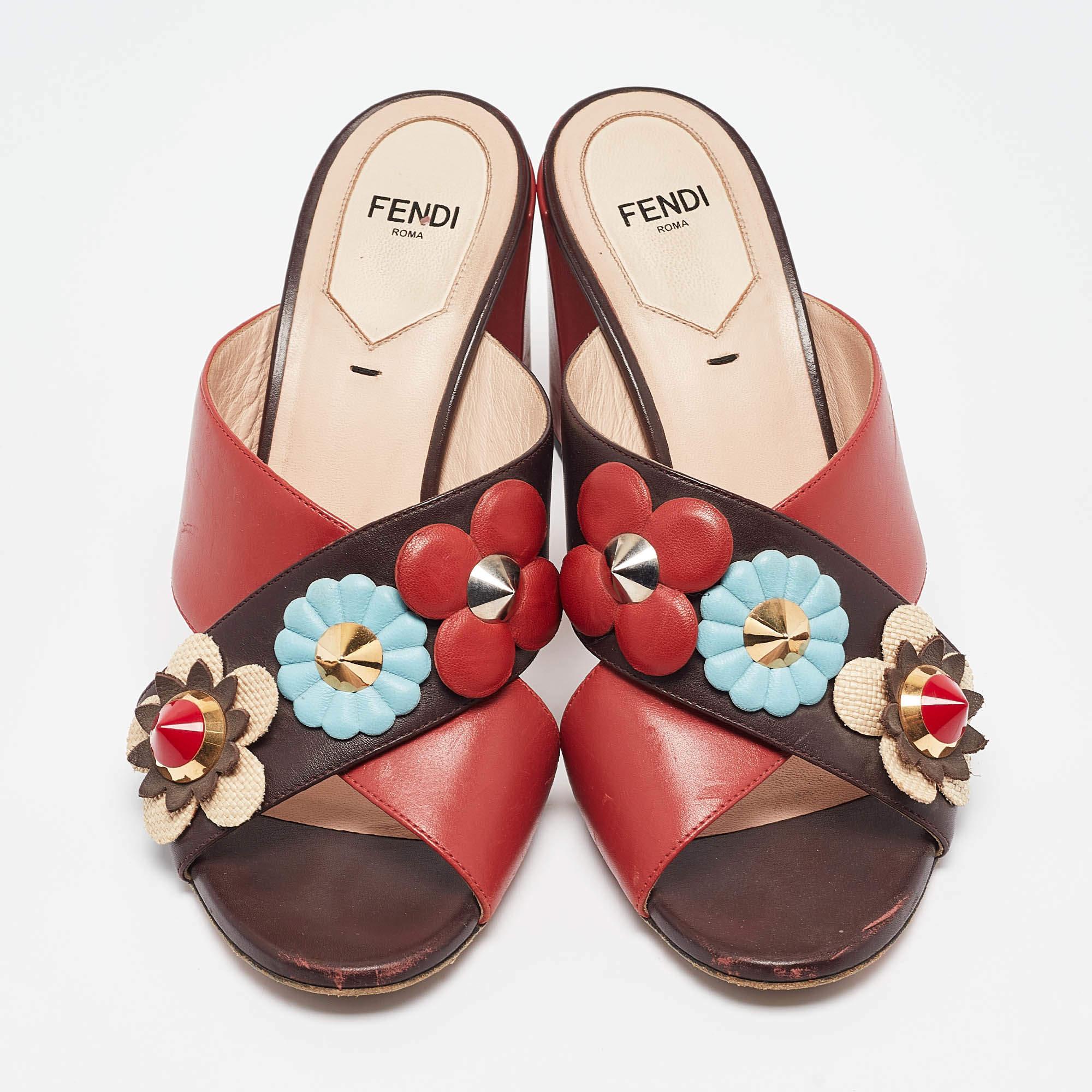 Fendi Red/Brown Leather Flowerland Slide Sandals Size 37 In Good Condition In Dubai, Al Qouz 2